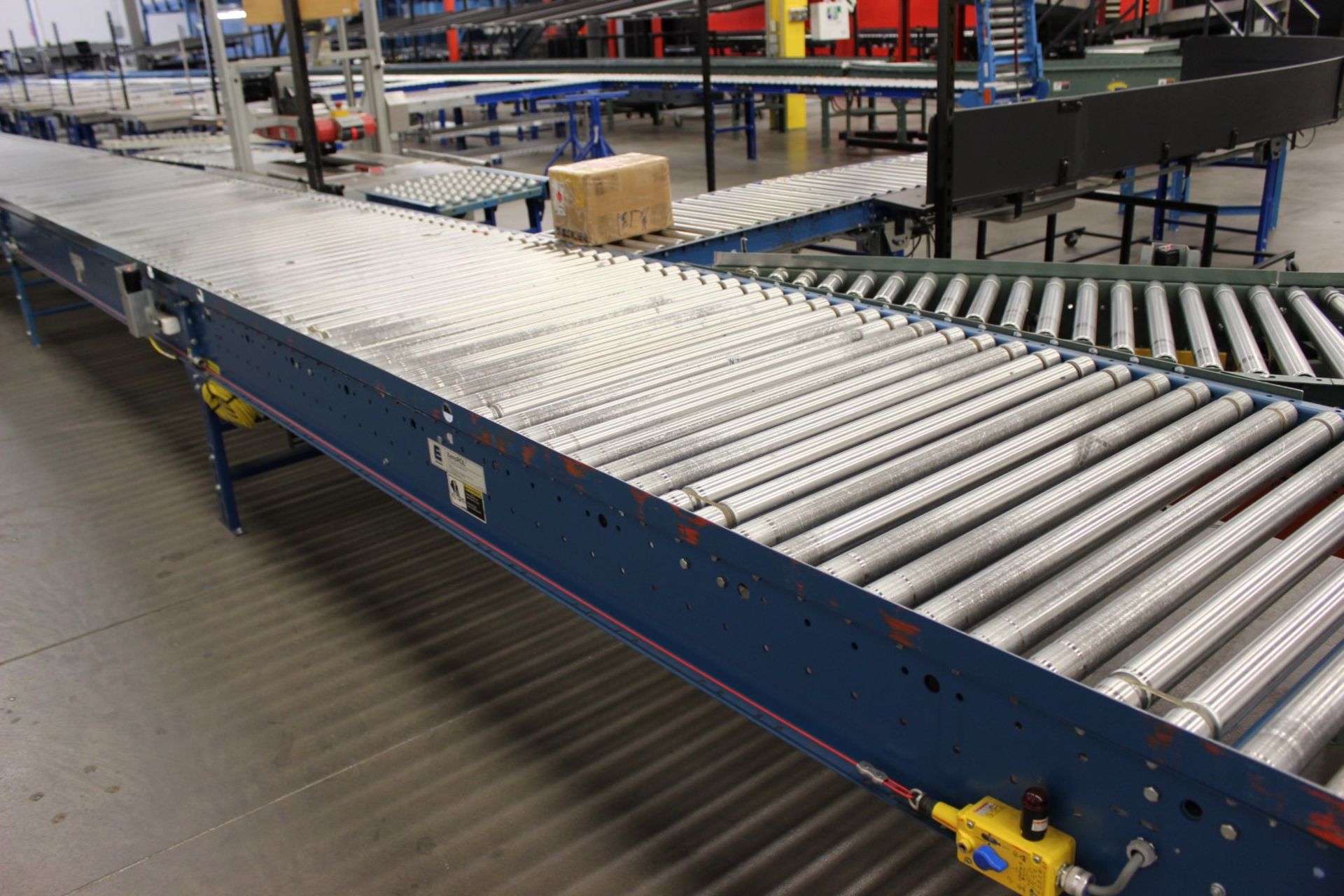 2002 XENOROL XR48 20 FT LONG X 42" WIDE, LINE-SHAFT-DRIVEN LIVE ROLLER CONVEYOR / POWERED CONVEYOR - Image 4 of 8