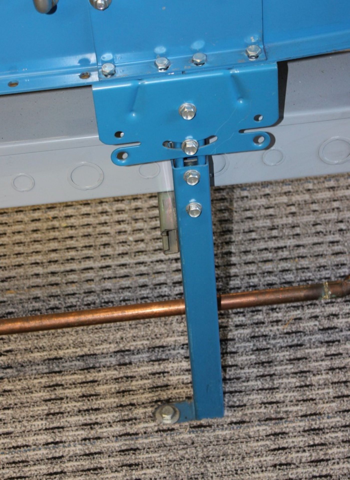 24" RAPISTAN POWERED CONVEYOR, WITH ONE 90 DEGREE POWERED CURVE - Image 3 of 4