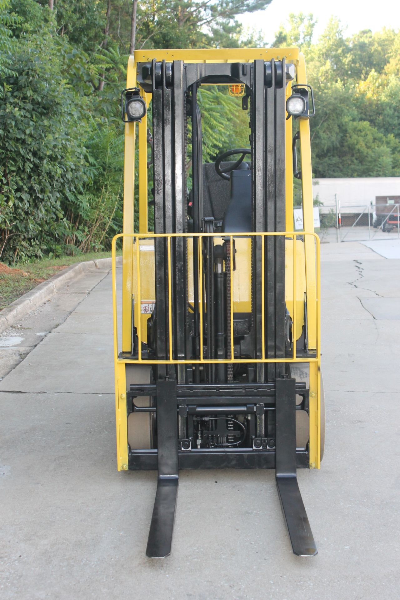 2012 HYSTER 5000 LBS. CAPACITY ELECTRIC FORKLIFT WITH 48 VOLTS BATTERY CHARGER, CLICK TO WATCH VIDEO - Image 8 of 9