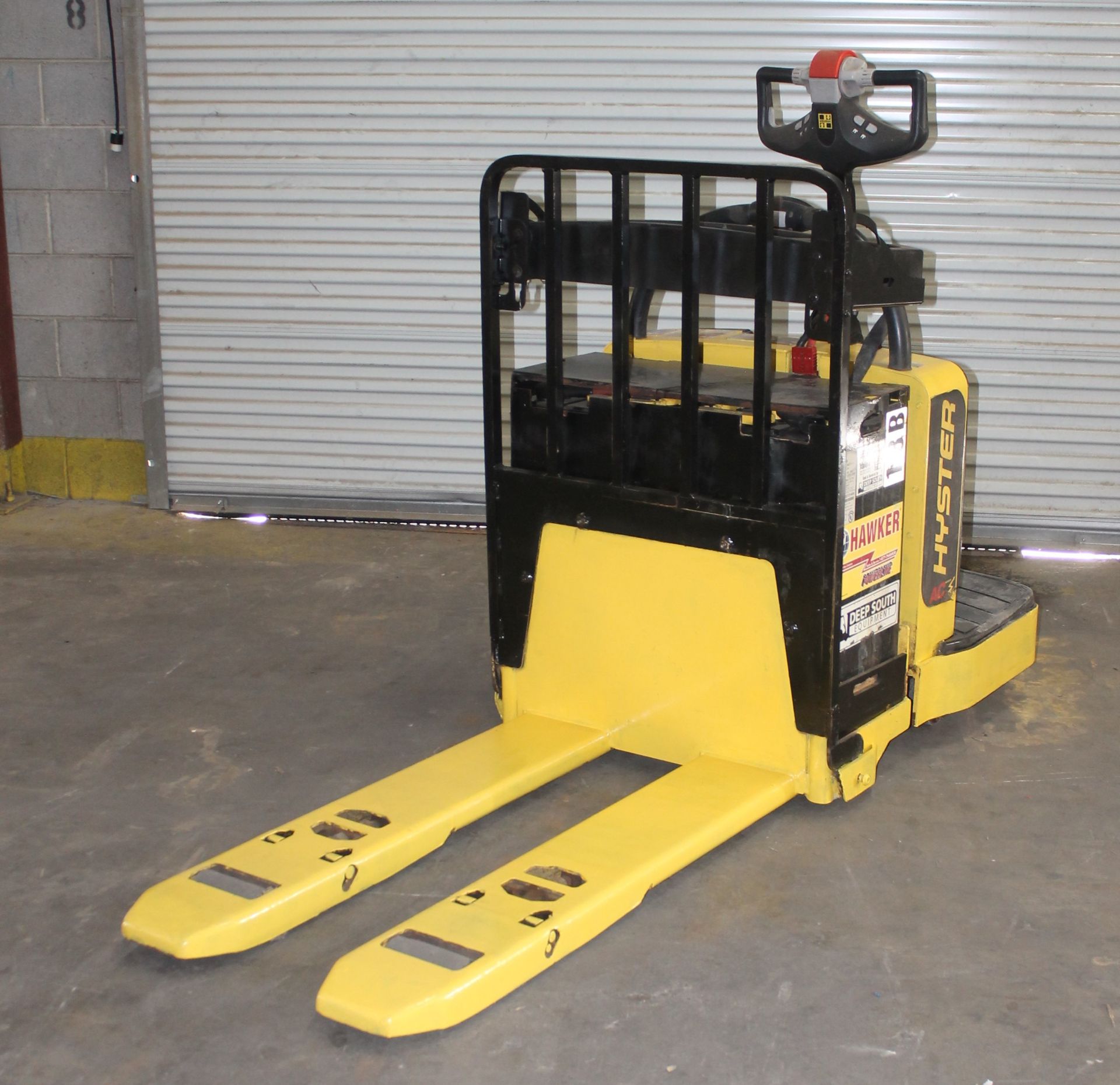 2012 HYSTER 8000 LBS CAPACITY ELECTRIC PALLET JACK, CLICK HERE TO WATCH VIDEO - Image 4 of 5