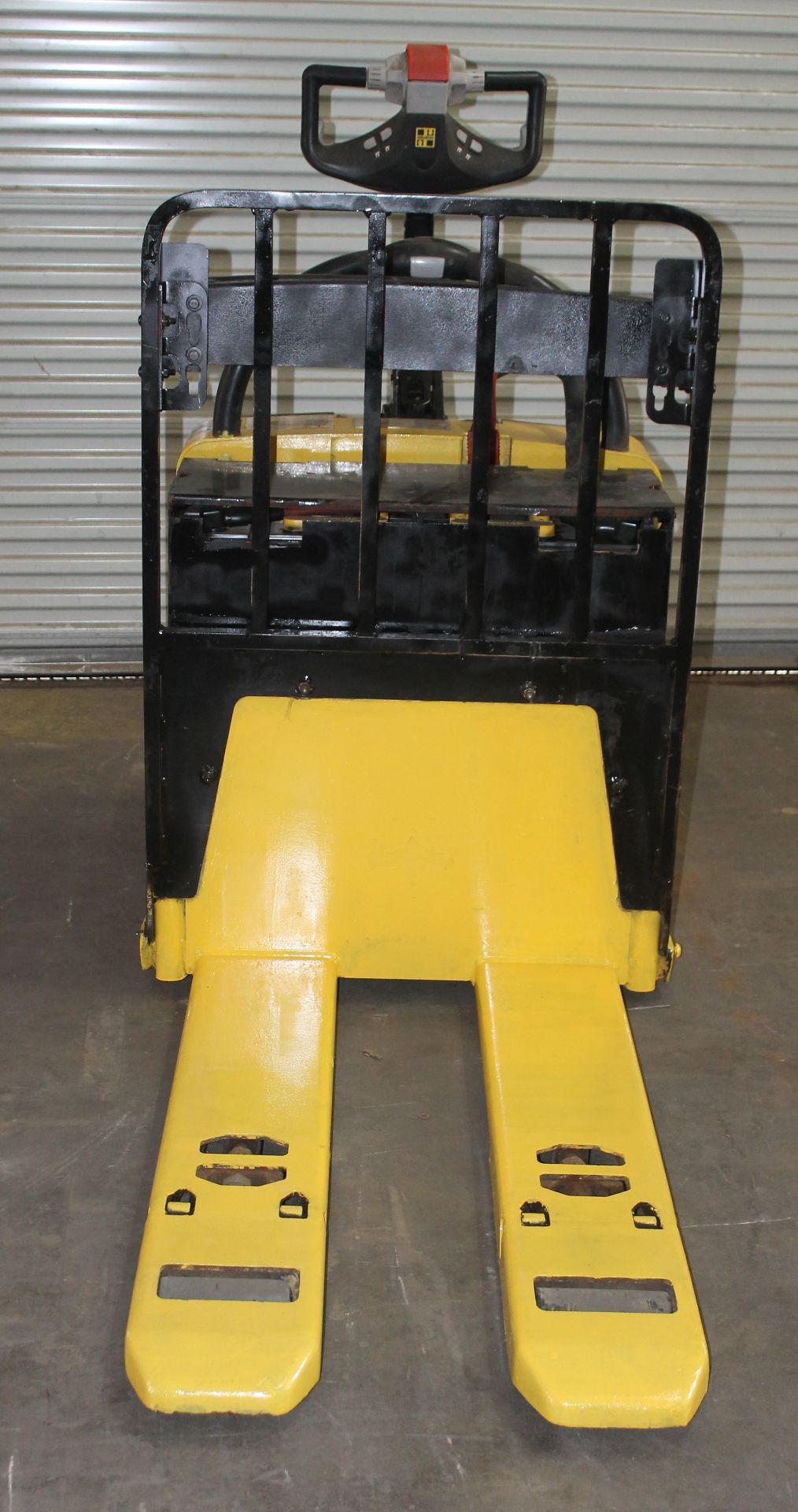 2012 HYSTER 8000 LBS CAPACITY ELECTRIC PALLET JACK, CLICK HERE TO WATCH VIDEO - Image 3 of 5