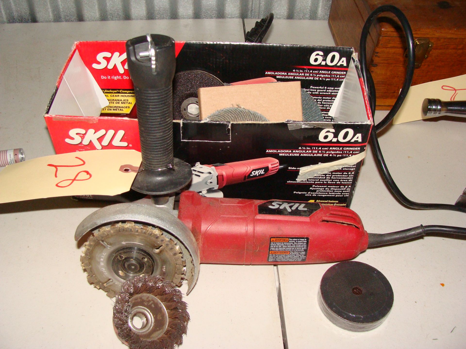 Skil 6.0 A angle Grinder