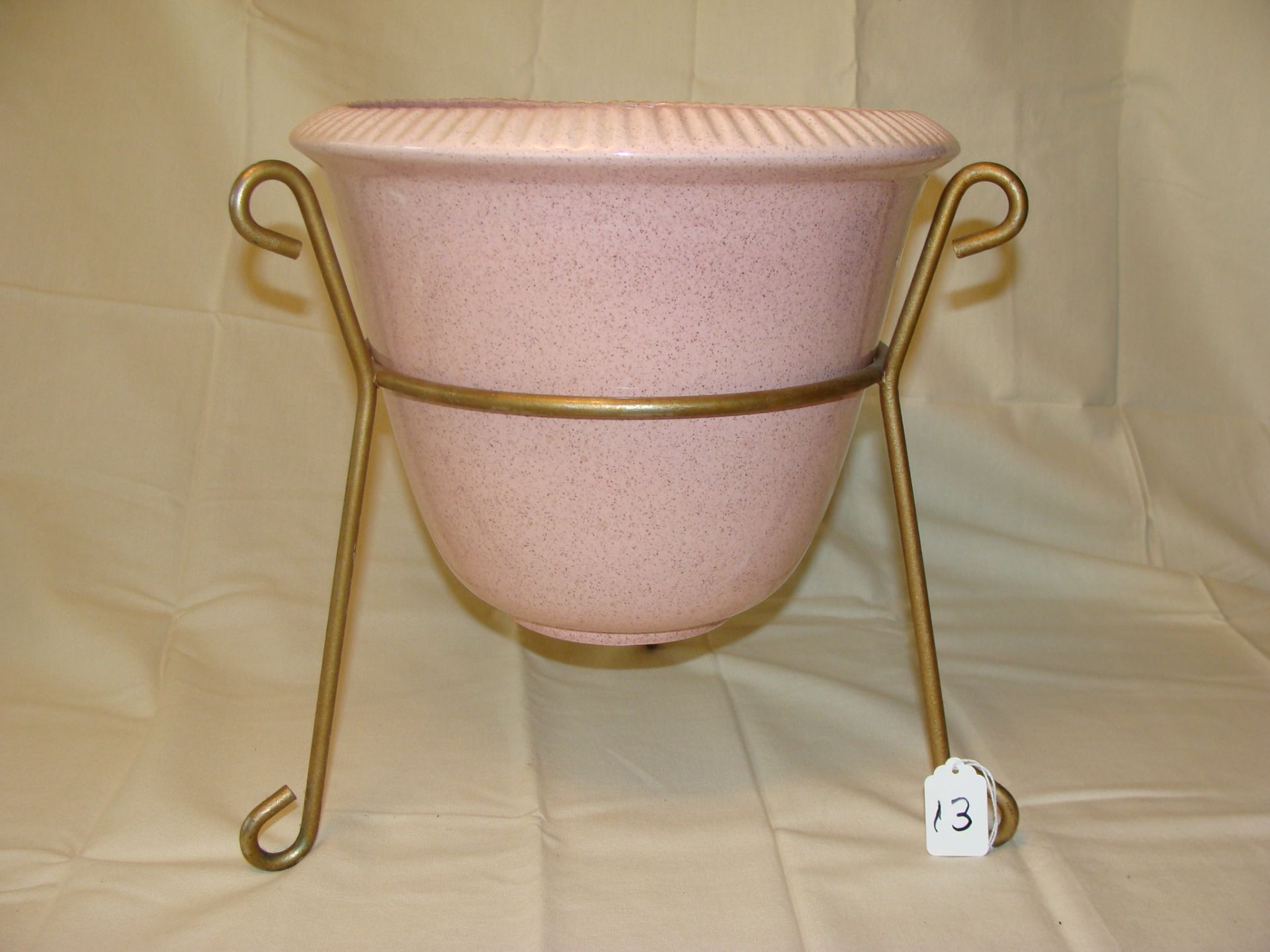 Redwing Planter on Stand