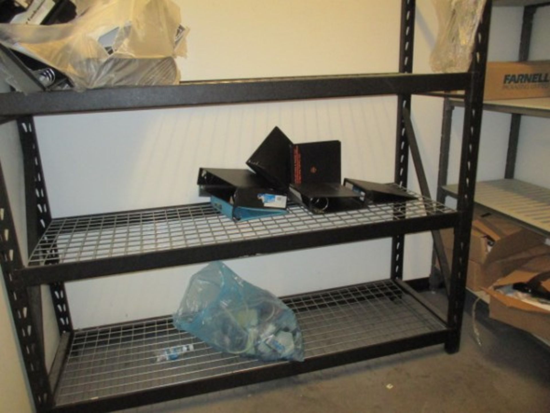 COMPLETE ROOM INCL, 2 X 4' - 4TIER PLASTIC SHELVING & 6' METAL 3 TIER SHELVING