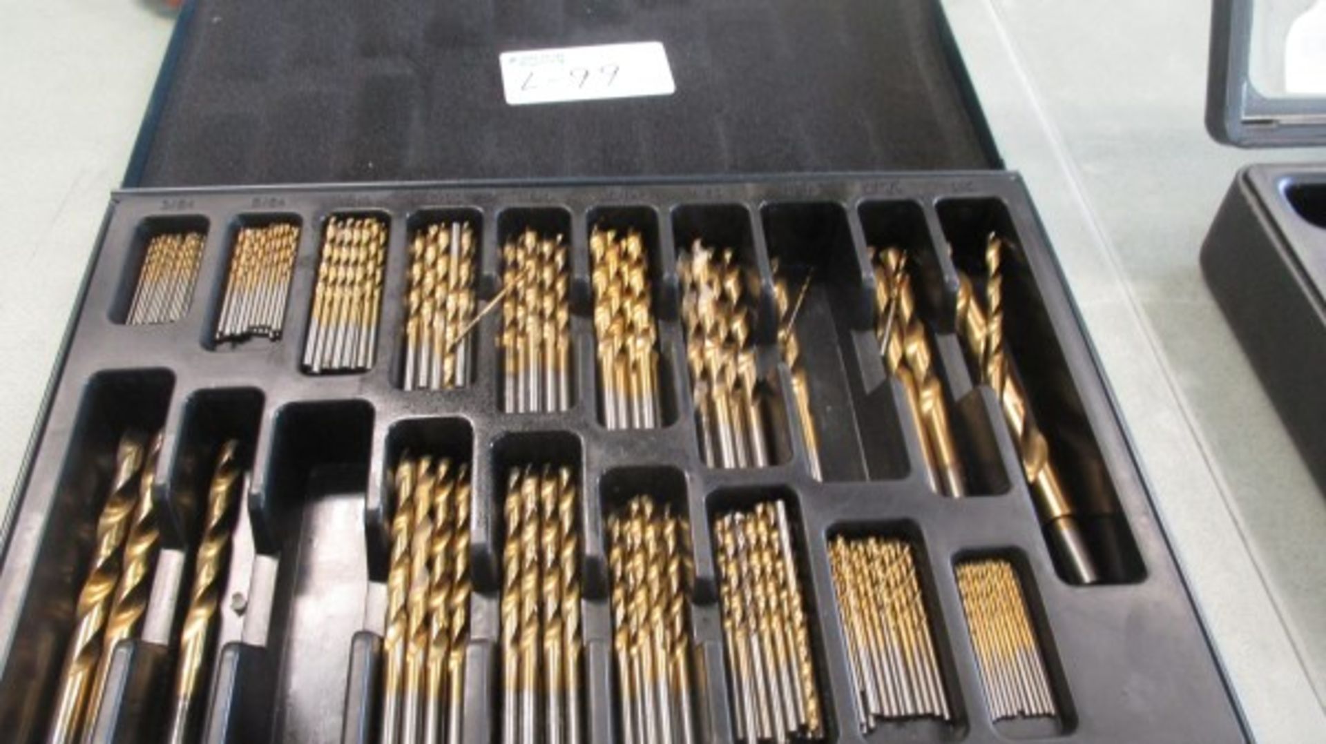 DRILL BIT SET