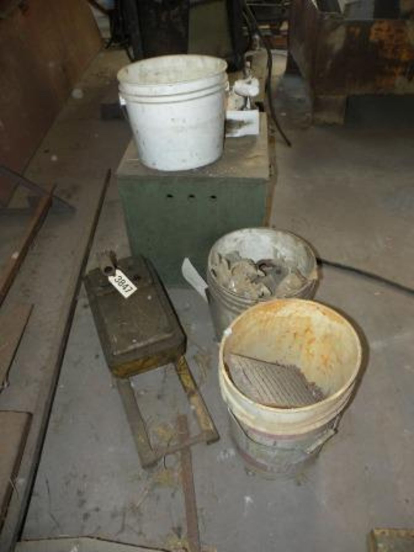 Hydraulic Hand Pump & Misc. (So. Fulton, TN)