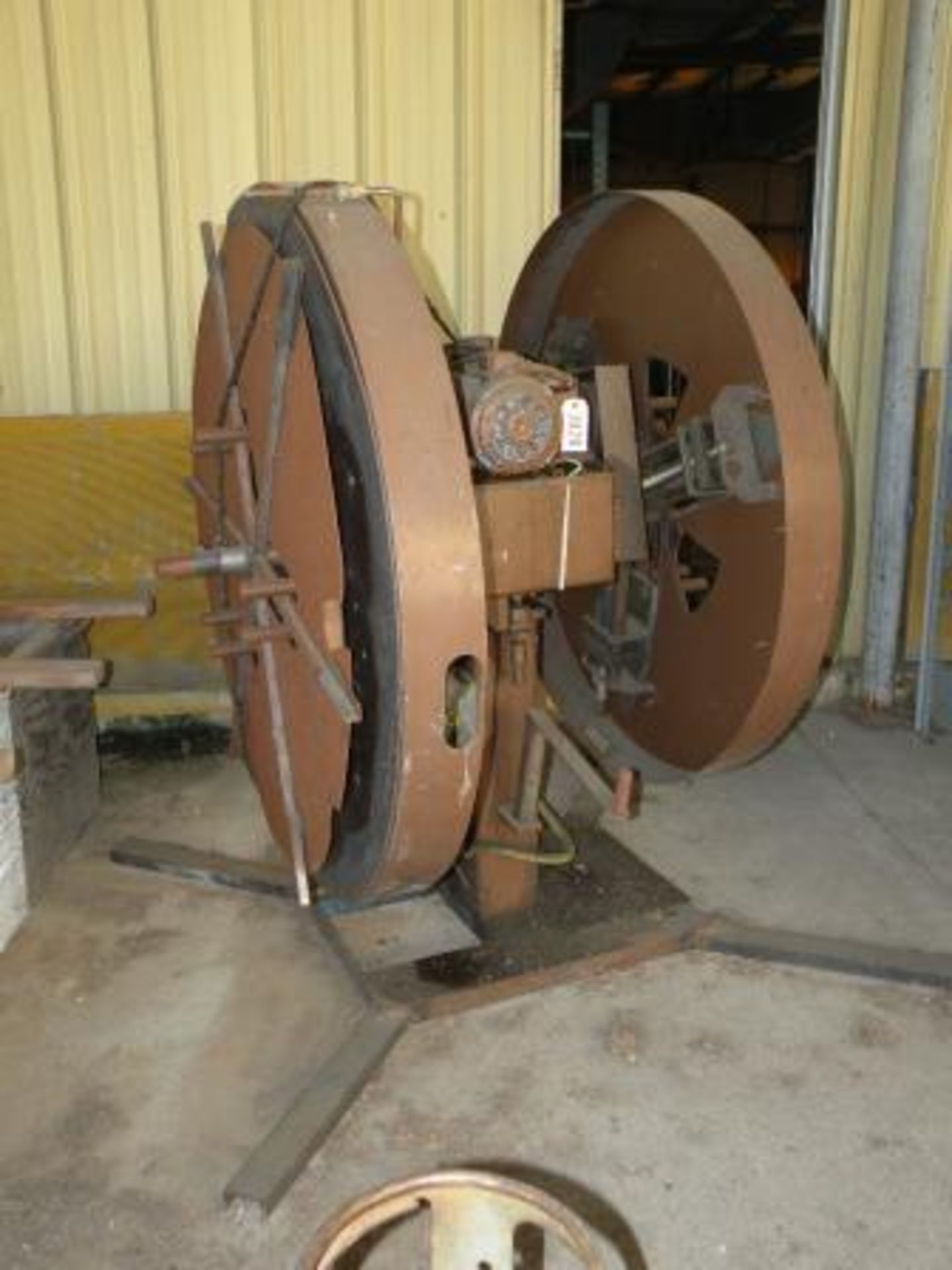 Double End Indexing Coil Reel (Loading $35) (So. Fulton, TN)