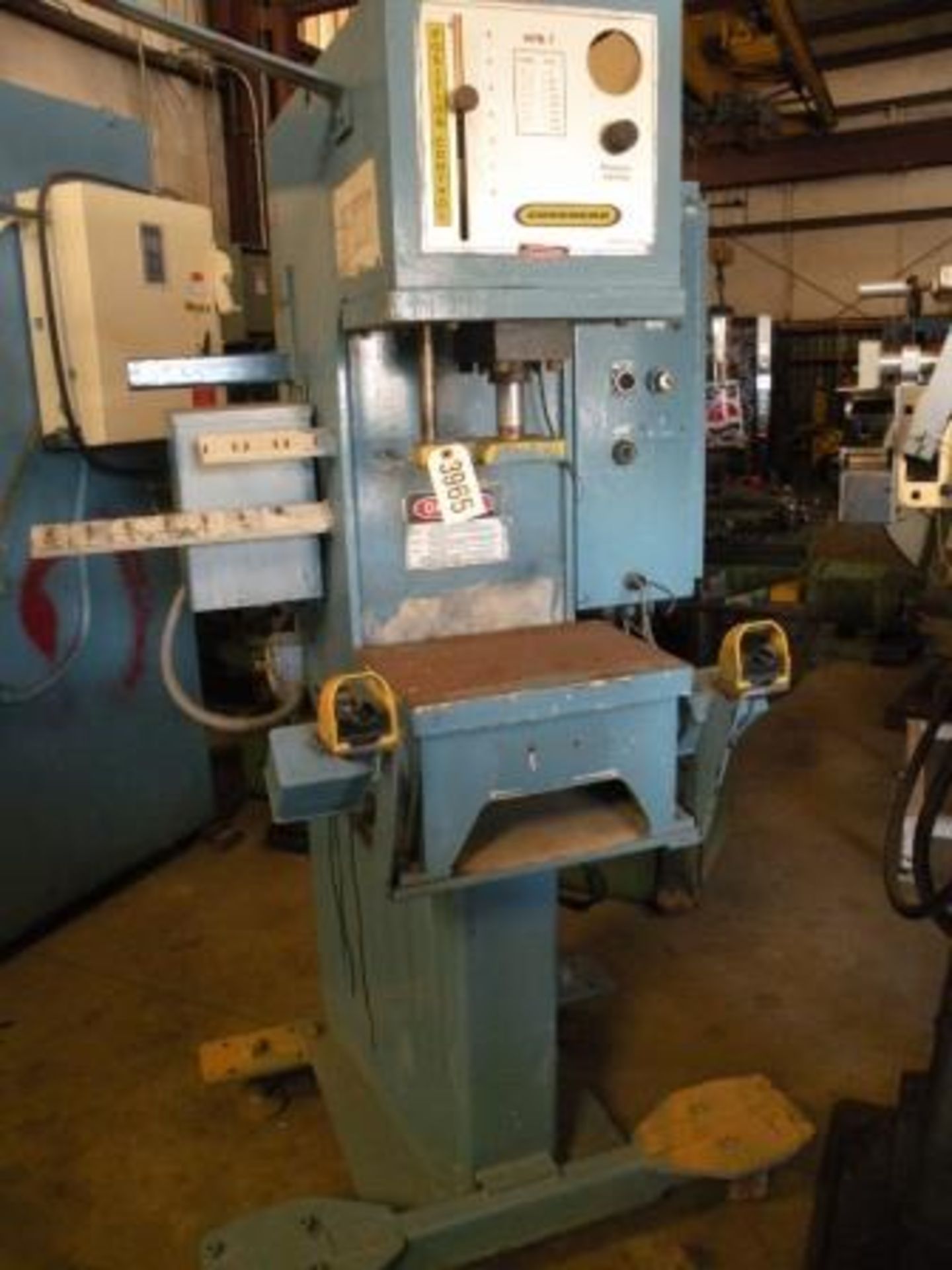 Greenerd 7 Ton Hydraulic Press Mdl HPB-7 (Loading $35) (So. Fulton, TN)