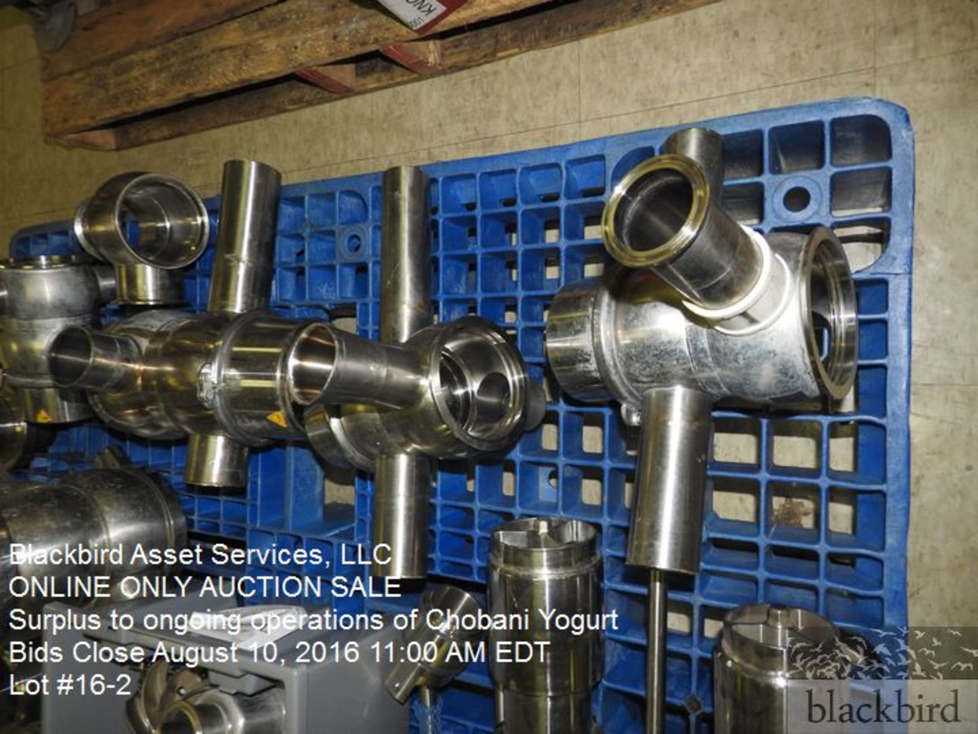 Lot bin stainless steel tubing/valves/fittings, 1-1/2" diameter, various sizes with flanges - Image 3 of 5