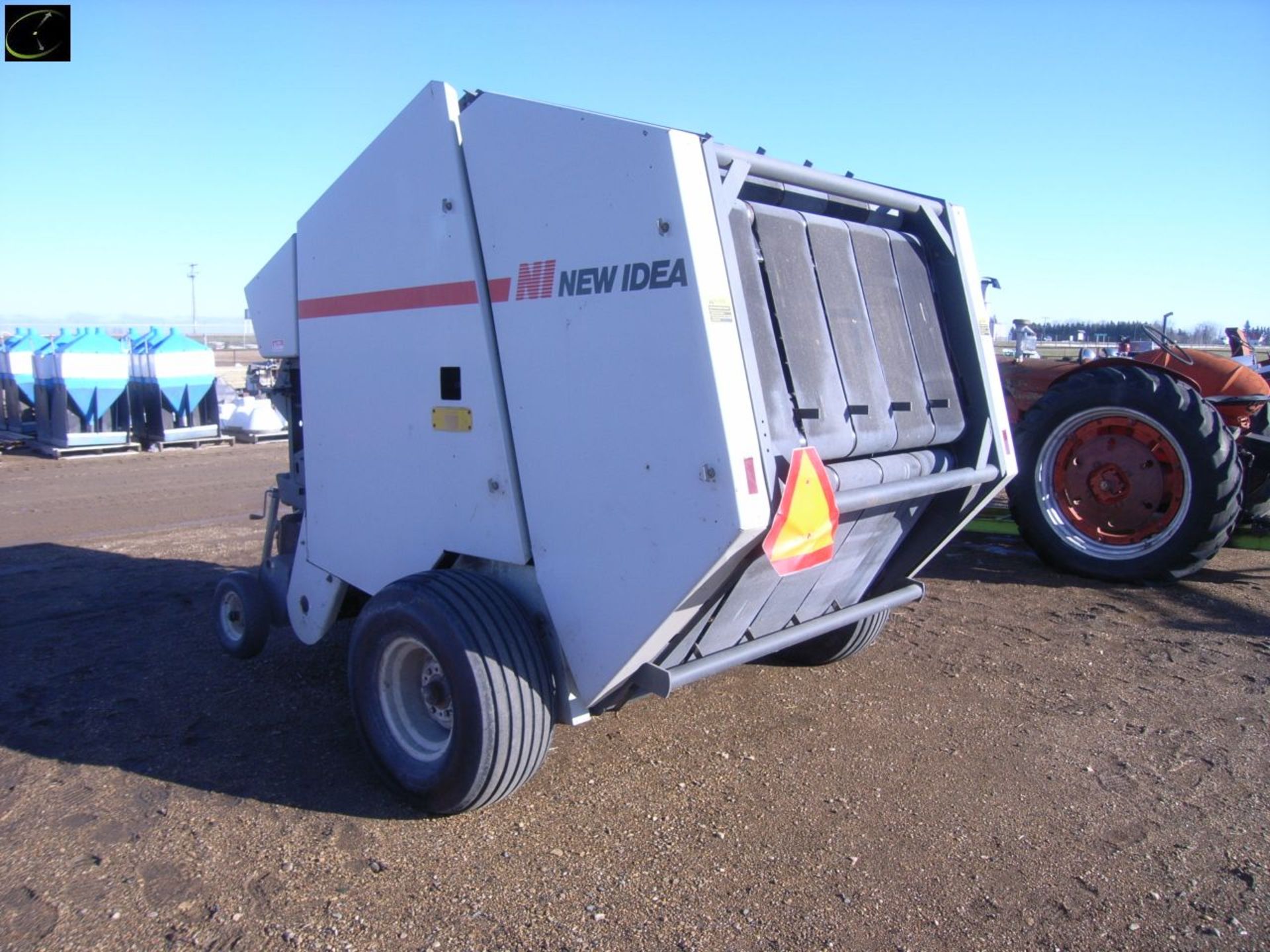 New Idea 486 Round Baler SN X07195 - Image 7 of 8