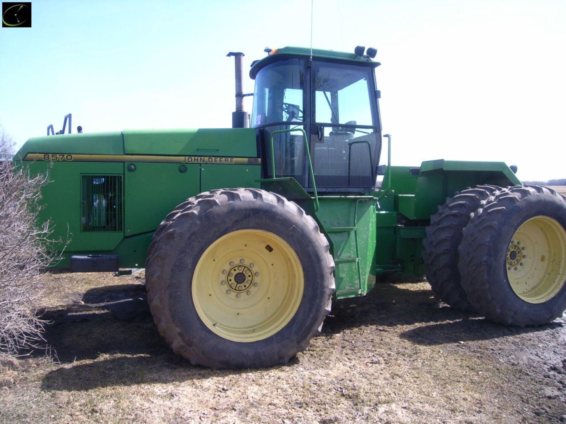 1996 Â JD 8570 Tractor Â SN:RW85705003282 Â 12 spd Â std Â Â  Hyds - 4 Â  18.4R38 Duals Â  Â Outback