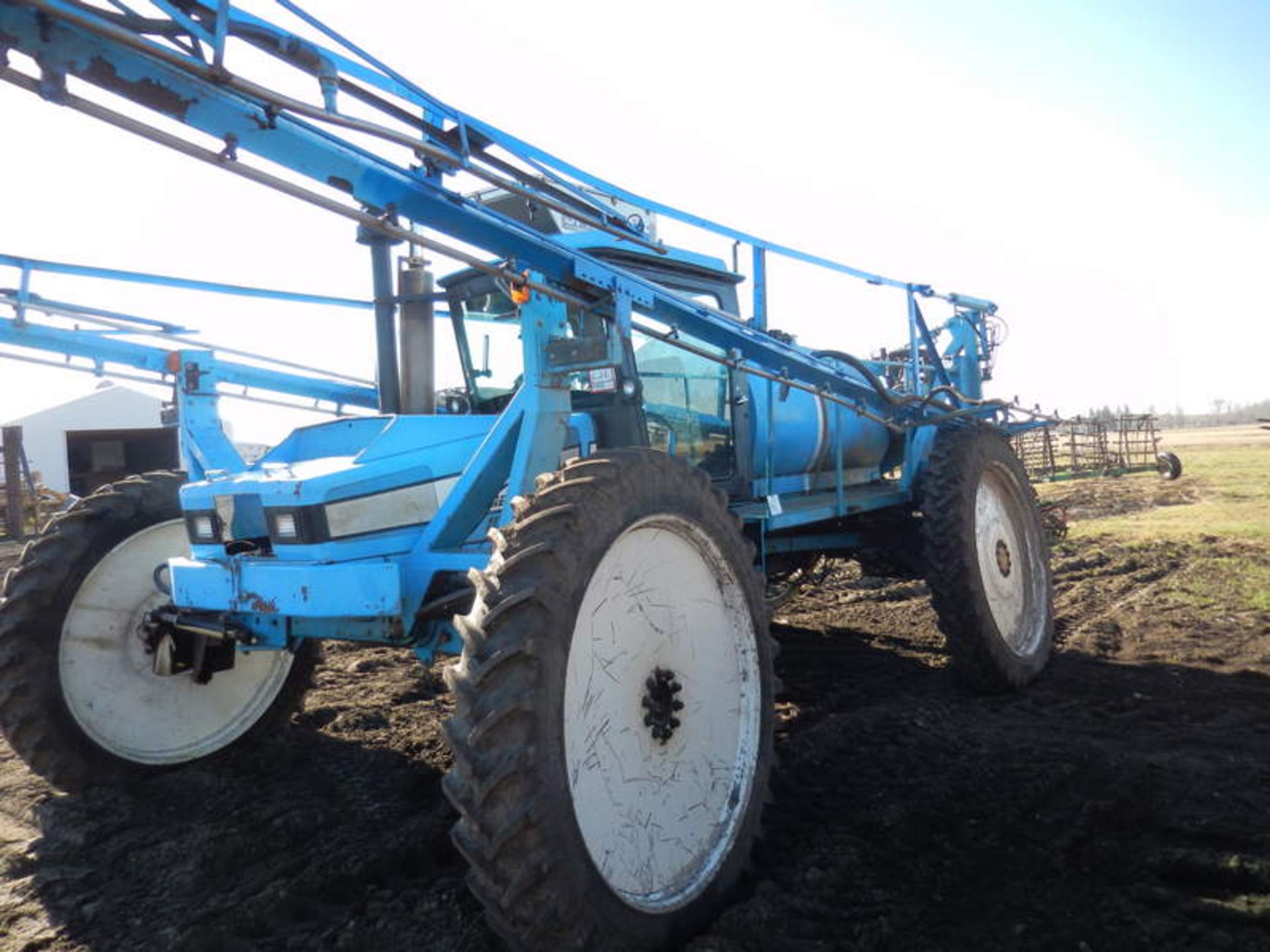 Gallenberg AG1000XT Â Rideglide Â High Clearance Sprayer Â 90' Â SN: 1610 Cummins D Â  4758 hrs Â - Image 2 of 6