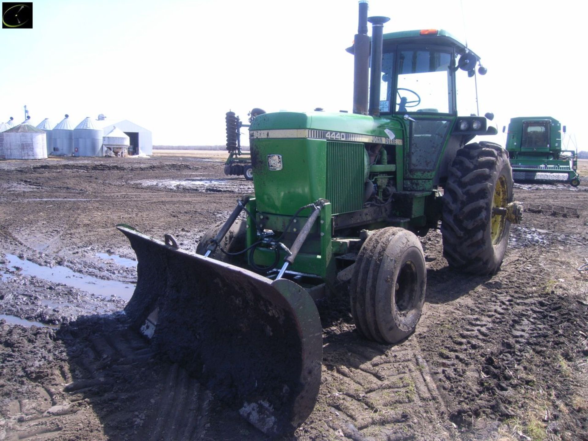 1981 Â JD 4440 tractor Â  SN:049656R Â ODO: 9331 hours Â  Quad Trans. 20.8 x 34 factory duals Â  c/w