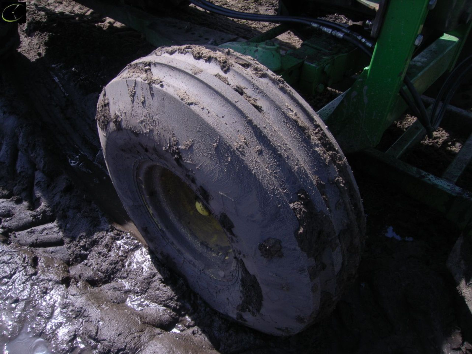 1981 Â JD 4440 tractor Â  SN:049656R Â ODO: 9331 hours Â  Quad Trans. 20.8 x 34 factory duals Â  c/w - Image 3 of 8