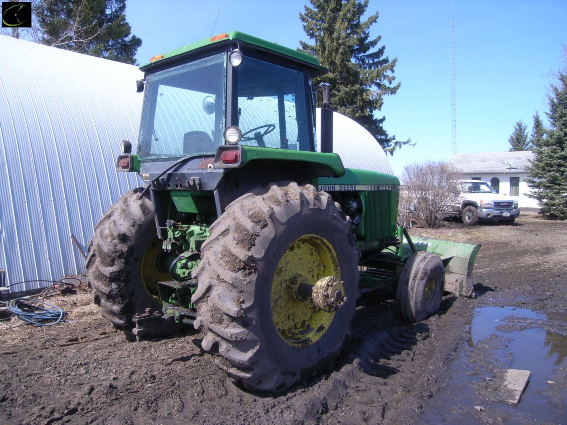 1981 Â JD 4440 tractor Â  SN:049656R Â ODO: 9331 hours Â  Quad Trans. 20.8 x 34 factory duals Â  c/w - Image 5 of 8