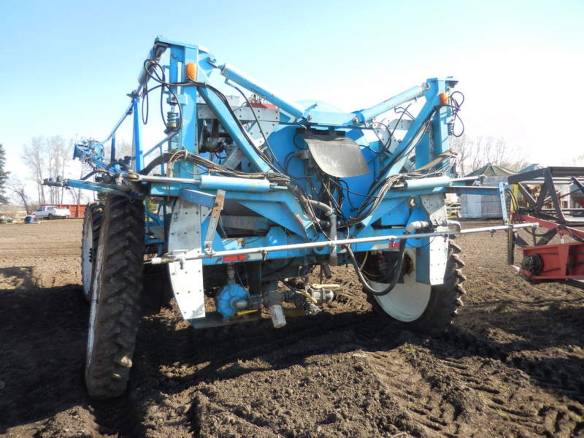 Gallenberg AG1000XT Â Rideglide Â High Clearance Sprayer Â 90' Â SN: 1610 Cummins D Â  4758 hrs Â - Image 3 of 6