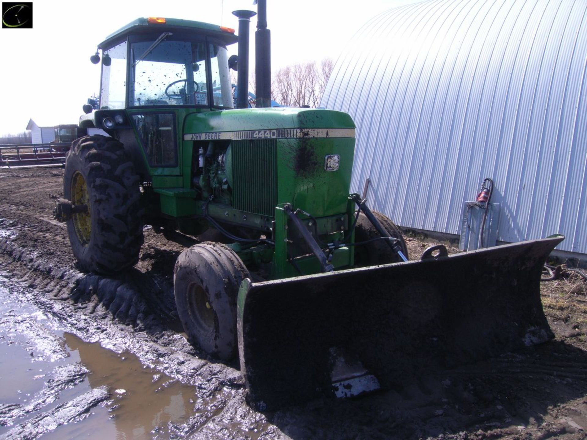 1981 Â JD 4440 tractor Â  SN:049656R Â ODO: 9331 hours Â  Quad Trans. 20.8 x 34 factory duals Â  c/w - Image 2 of 8