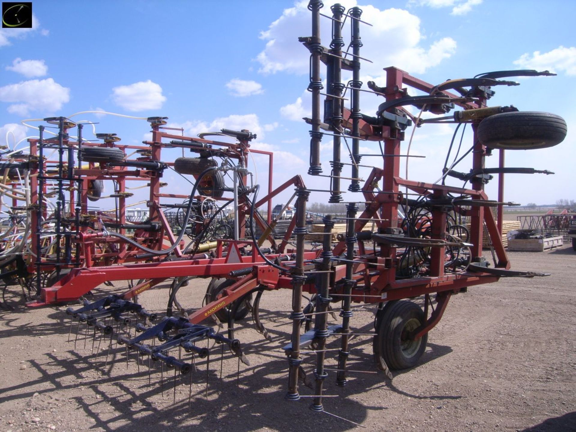 1985 Morris 725 Magnum Anhydrous cultivator - Image 2 of 6