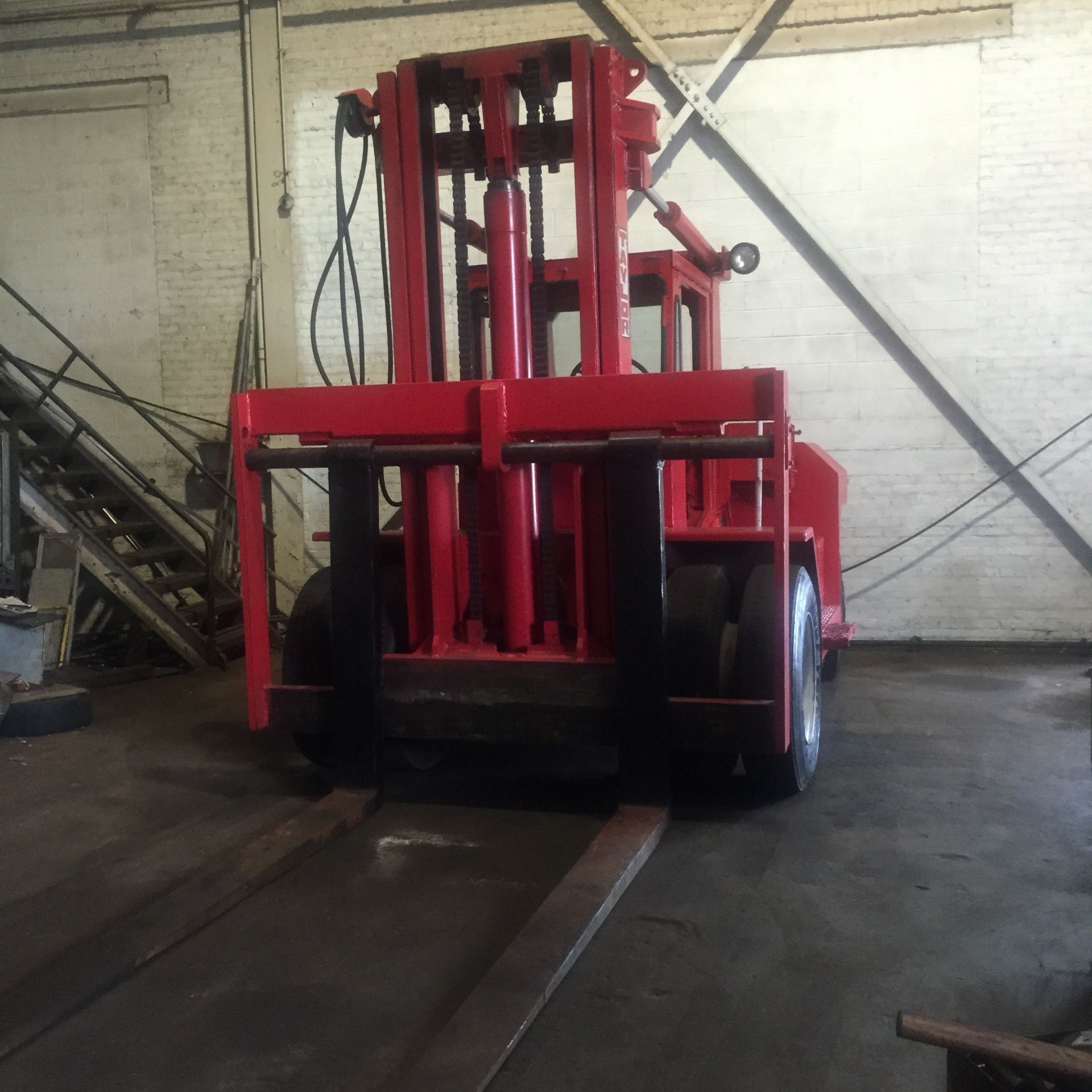 22,000 Taylor Fork Lift - Image 2 of 8