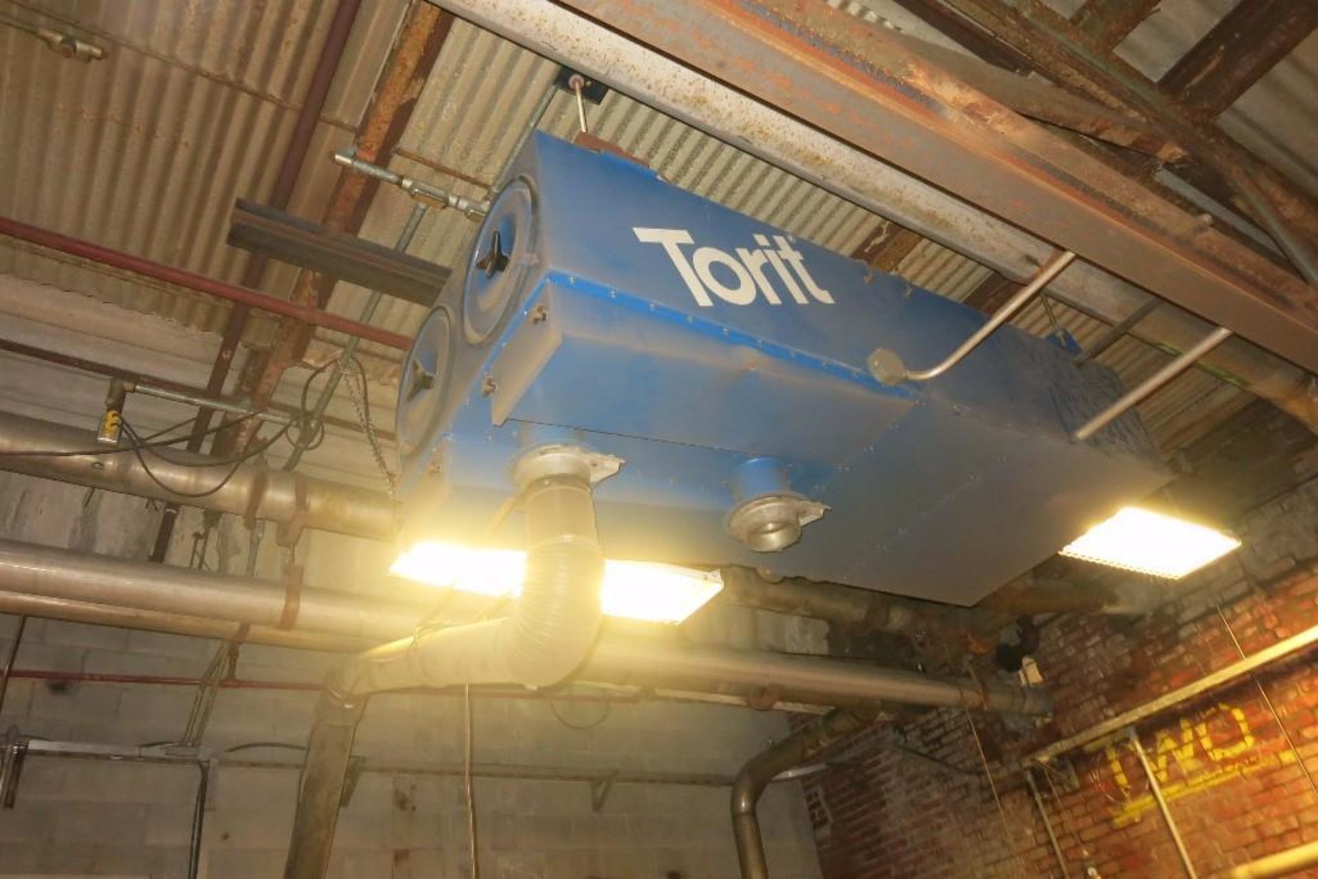 Torit dust collector, ceiling mount with flex arm, dual inlet