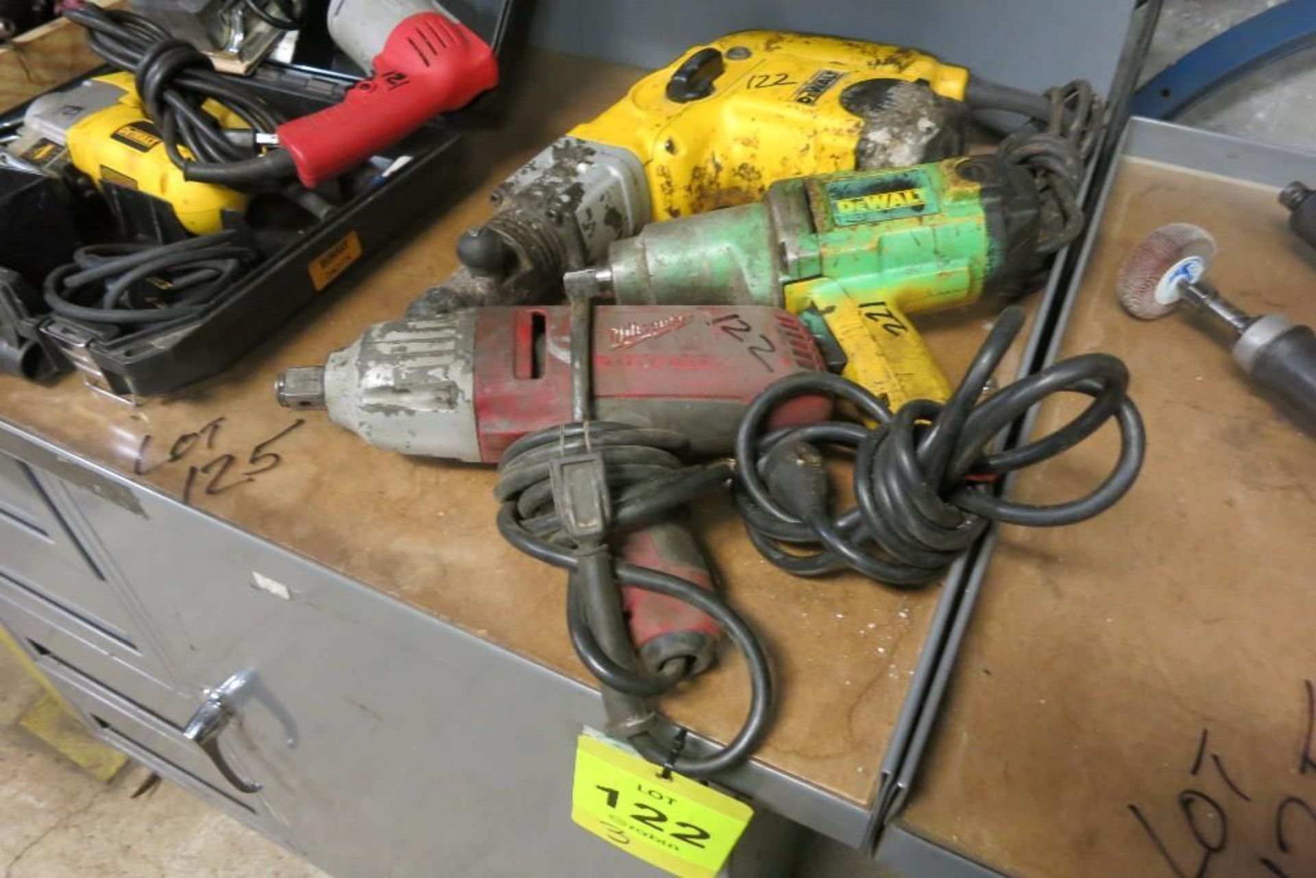 [Lot] Power tools, (2) " impact wrench, (1) rotary hammer