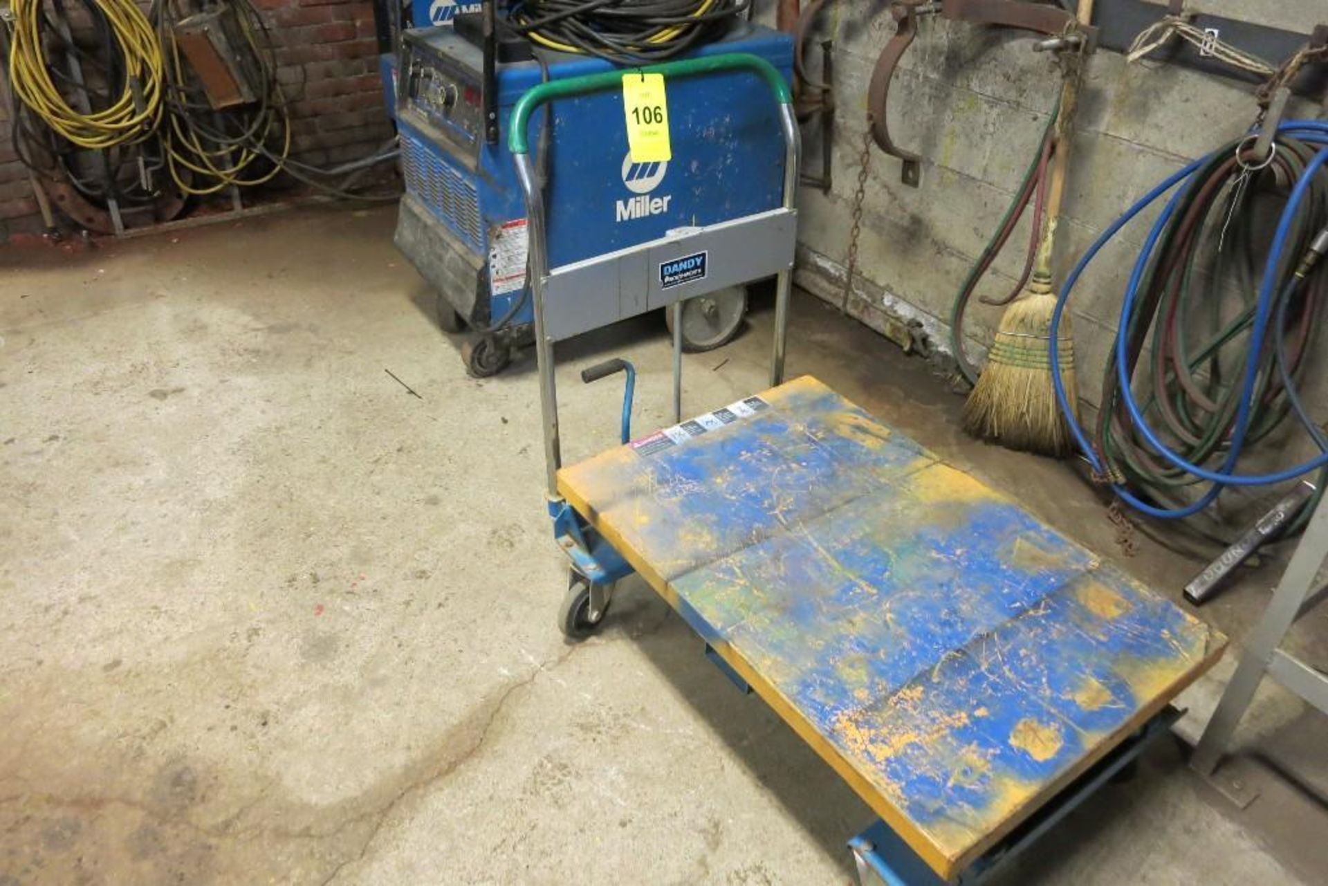 Hydraulic lift cart, 24" x 36"