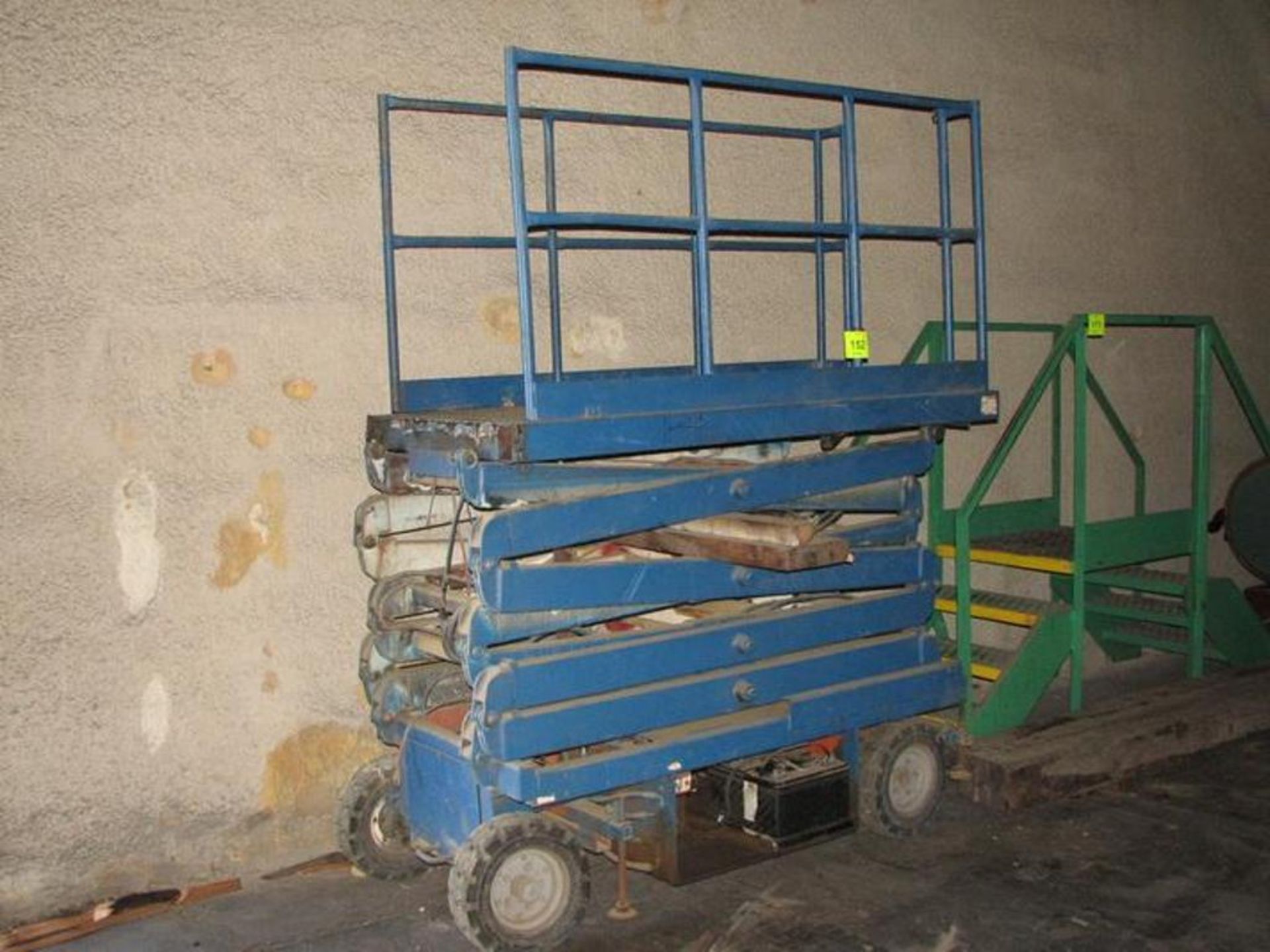 Scissor lift