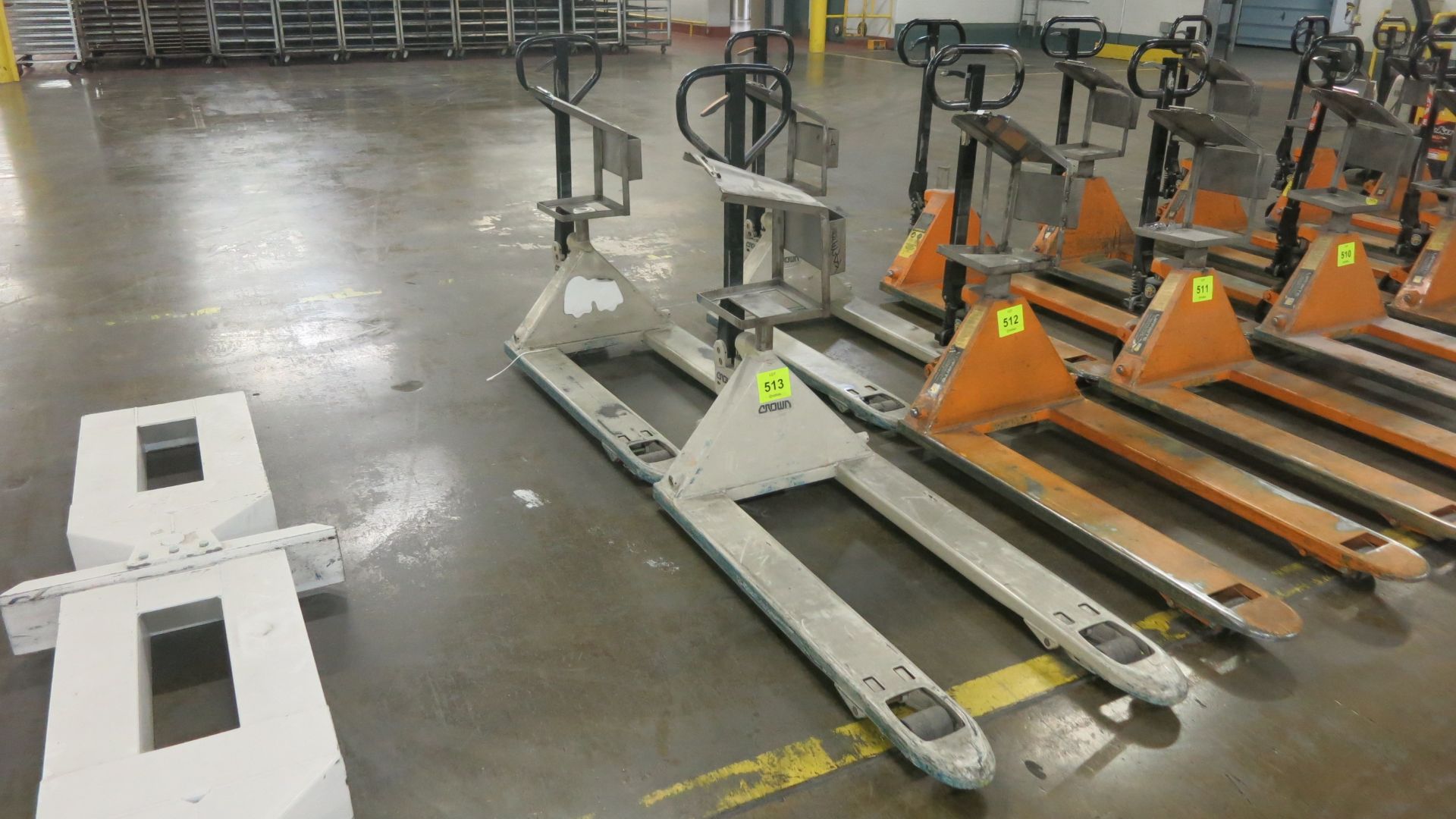 [Lot] (2) Crown pallet jacks, 5000 lbs capacity