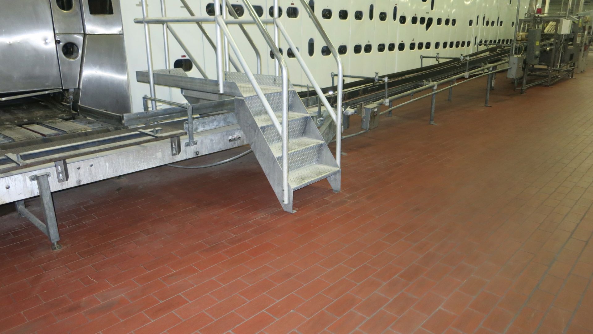 Bread depanner with 40' feed conveying system including (1) 3' dual belt, (1) 11', 18" belt, (1) 22' - Image 3 of 3