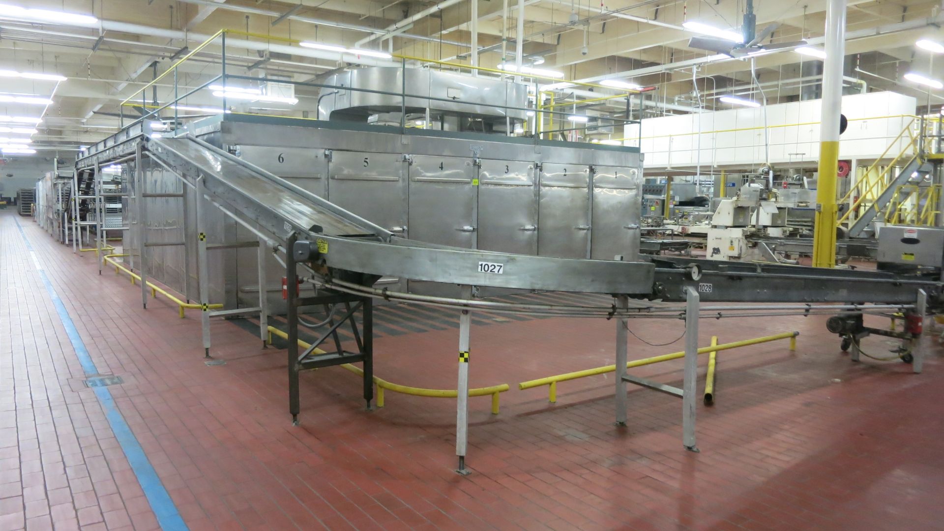 [Lot] Pan return and feed conveyor, approx. 425 running, various types (belt, roller, magnetic) with - Image 7 of 7