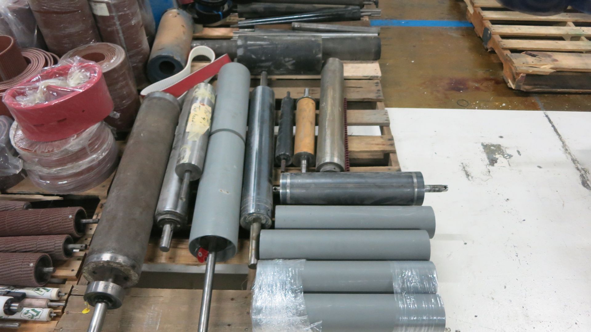 [Lot] Conveyor parts, sanitary/rubber conveyor belts, smooth/rough top/friction belts, steel - Image 2 of 5