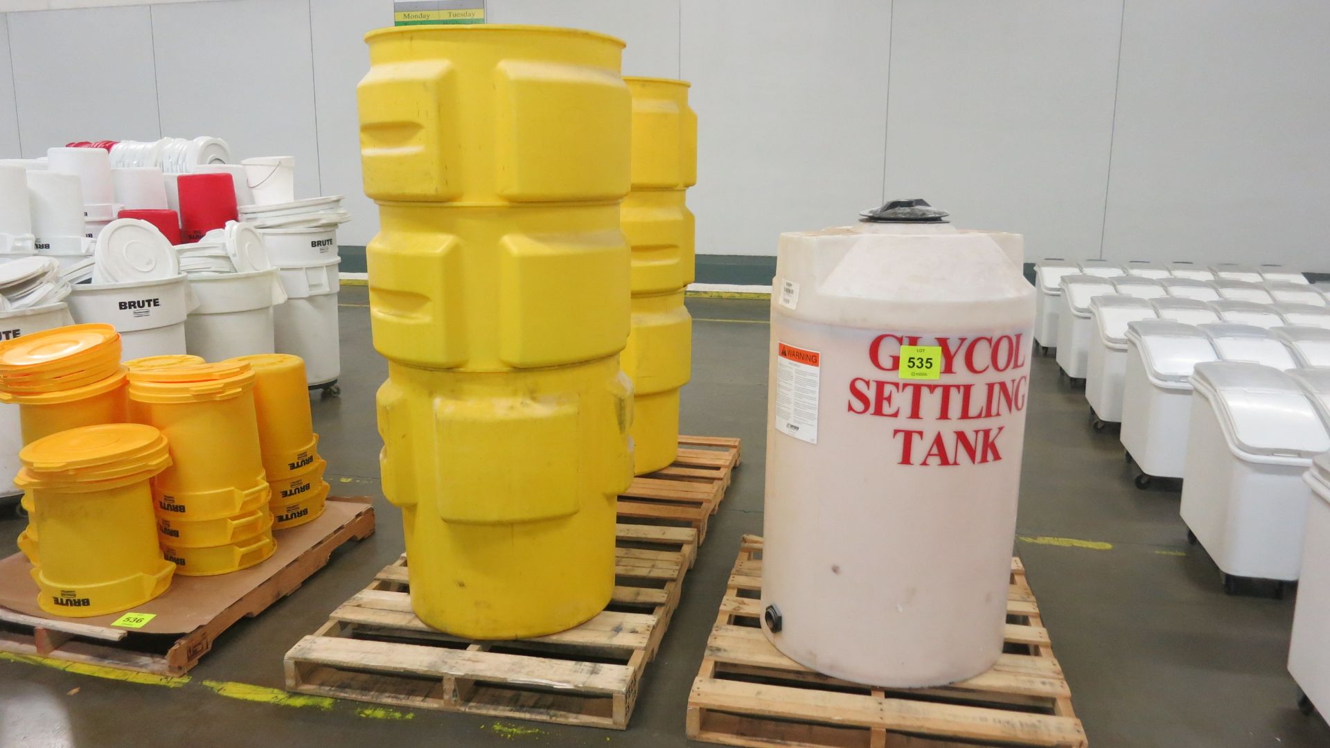 [Lot] (1) Poly glycol tank, approx 200 gal, (6) Eagle containement drums