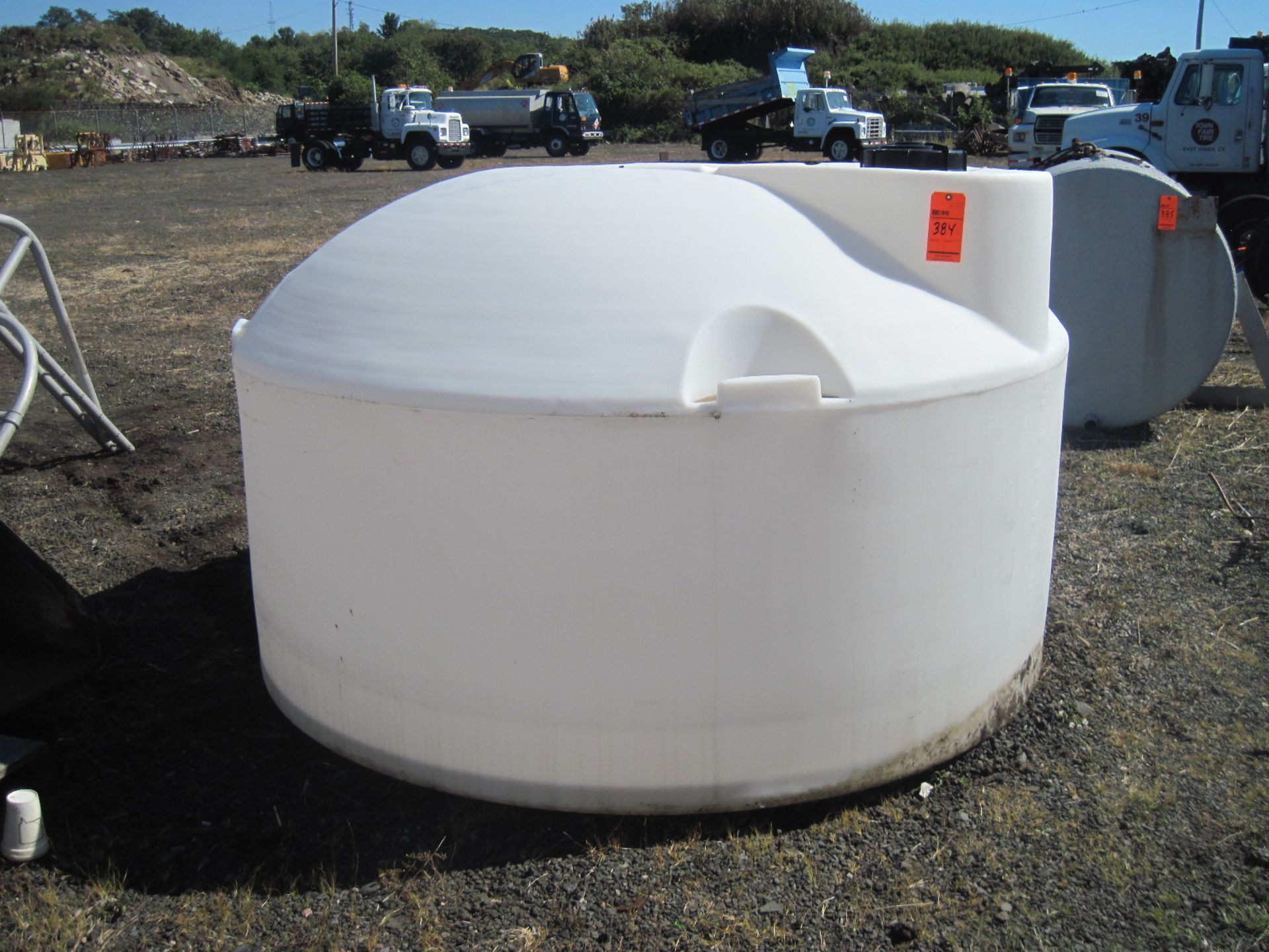 3,000 +/- gallon cap poly storage tank
