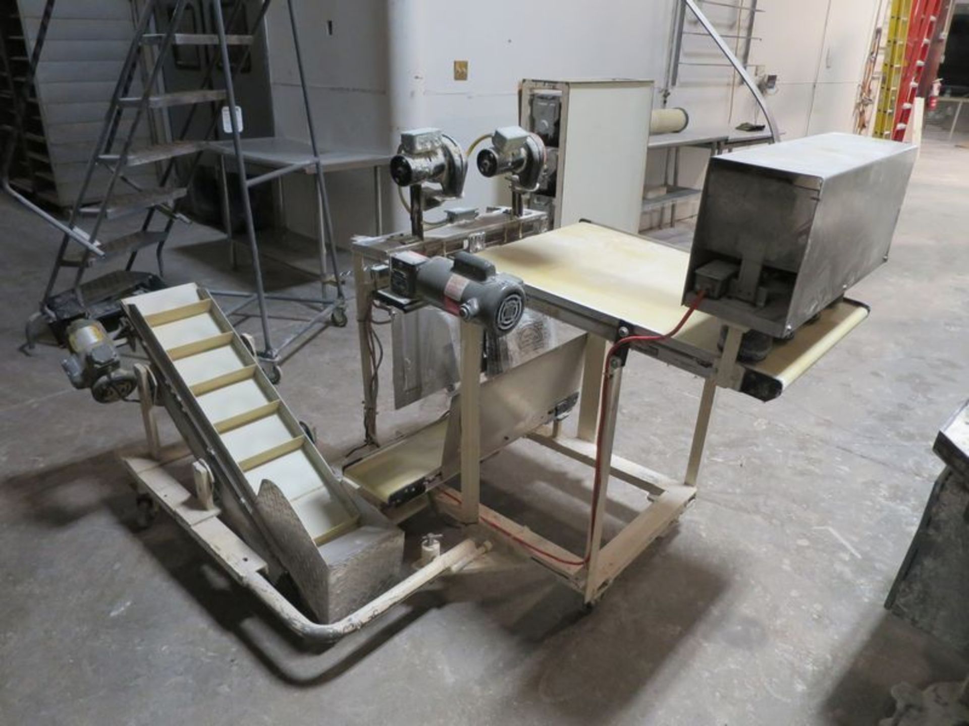 Semi automatic 4 position pizza dough bagger, with cleated belt discharge and mobile base - Image 2 of 3