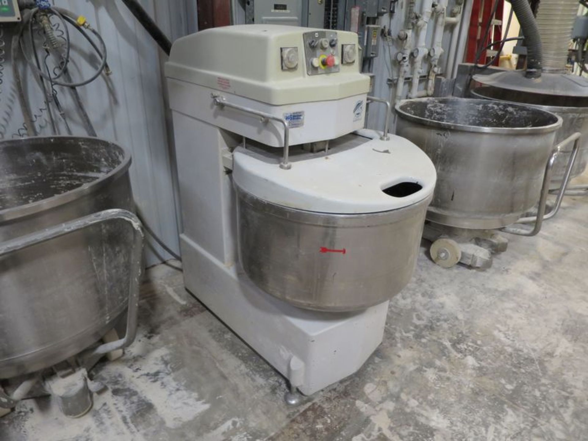 Excellent spiral mixer, model KSM1202M, Sn: 7395, new in 2003, used sparingly as a prototype mix - Image 2 of 4