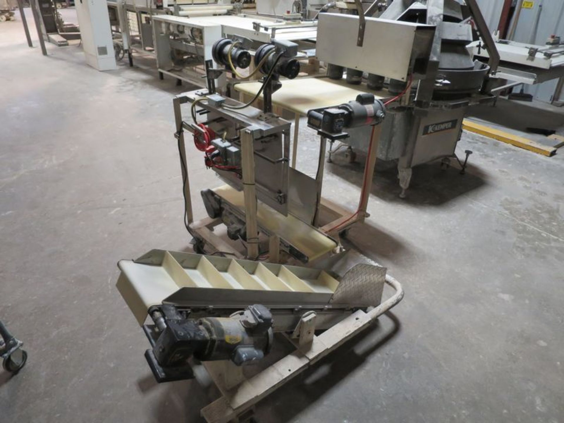 Semi automatic 4 position pizza dough bagger, with cleated belt discharge and mobile base - Image 3 of 3
