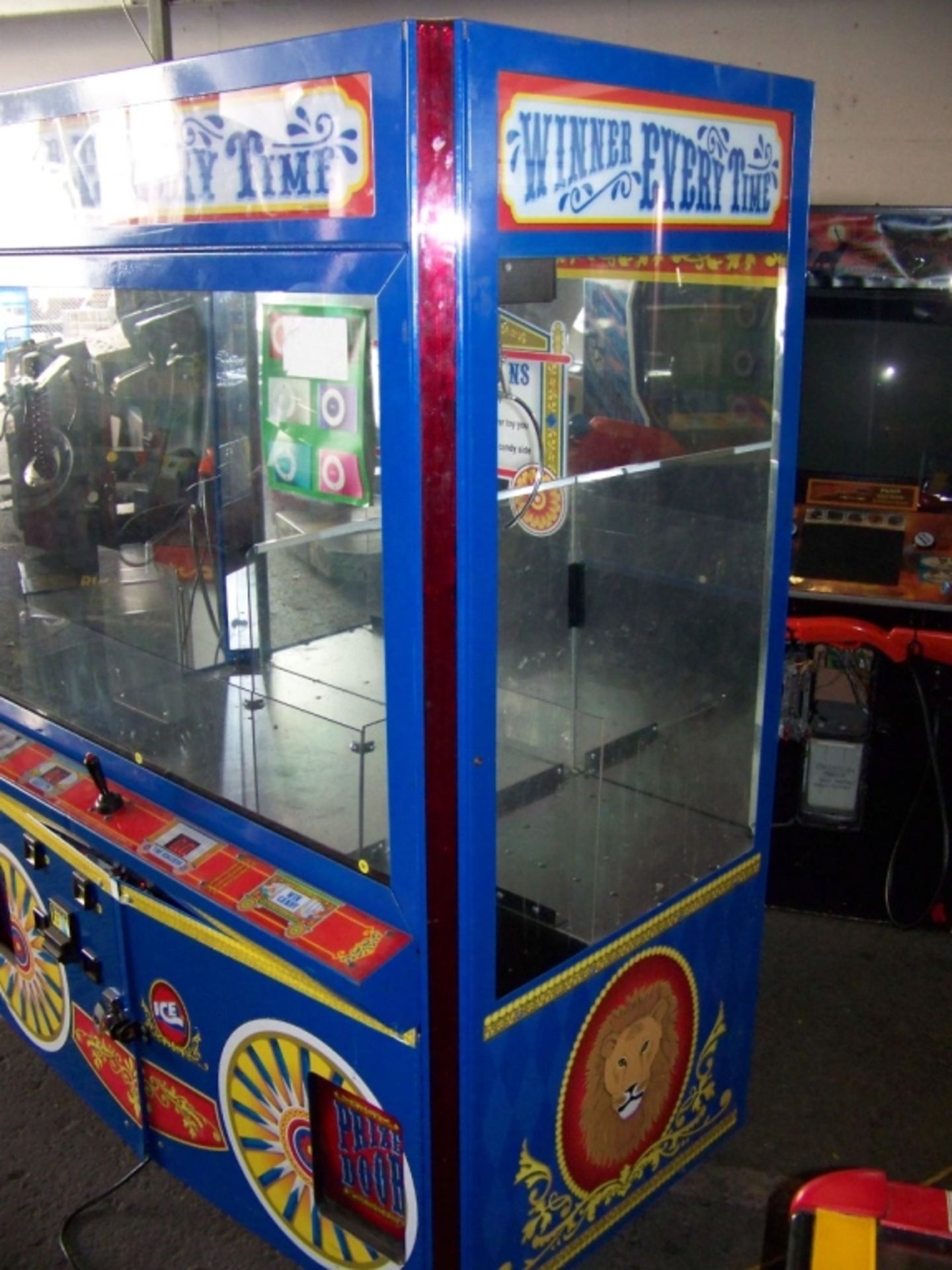 60" ICE WINNER EVERYTIME DUAL CLAW CRANE MACHINE - Image 3 of 8