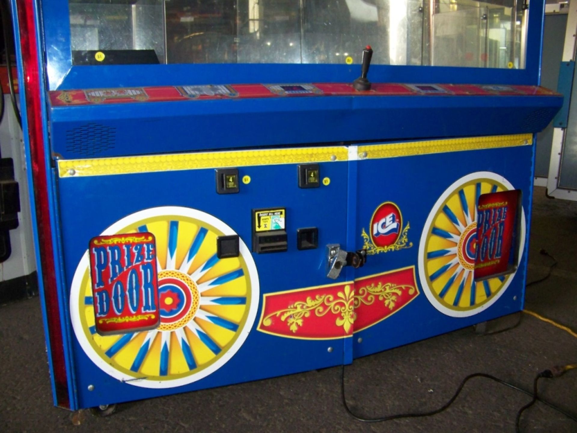 60" ICE WINNER EVERYTIME DUAL CLAW CRANE MACHINE - Image 4 of 8