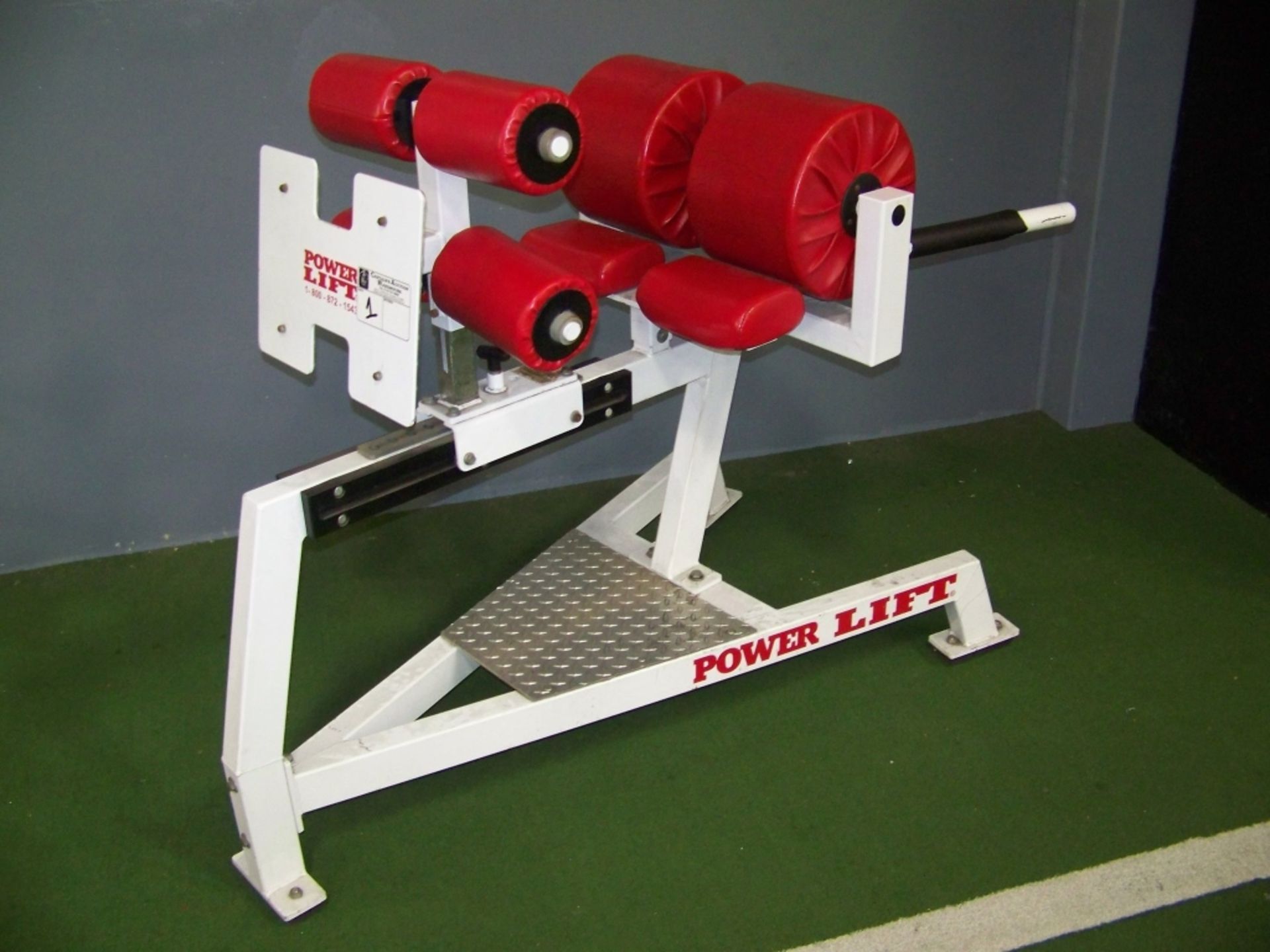 POWERLIFT BACK EXTENSION FITNESS MACHINE