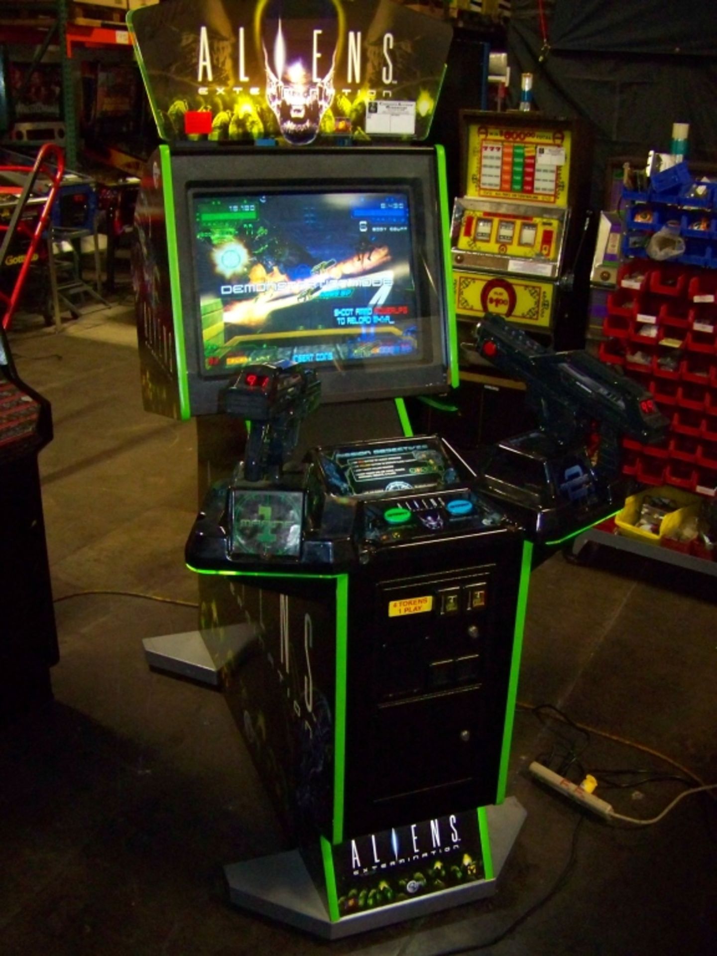 ALIENS EXTERMINATION FIXED GUN SHOOTER ARCADE GAME - Image 3 of 10