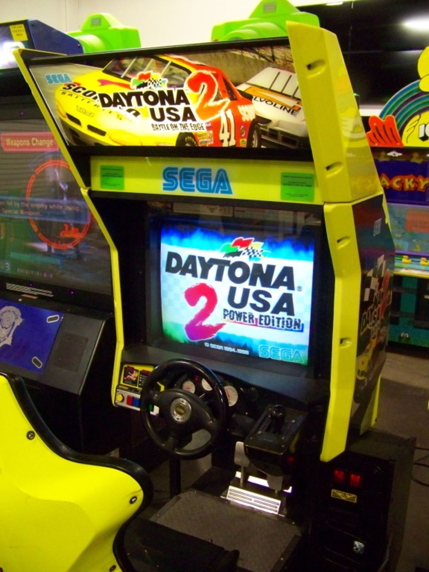 DAYTONA USA 2 BATTLE ON THE EDGE RACING ARCADE - Image 4 of 5