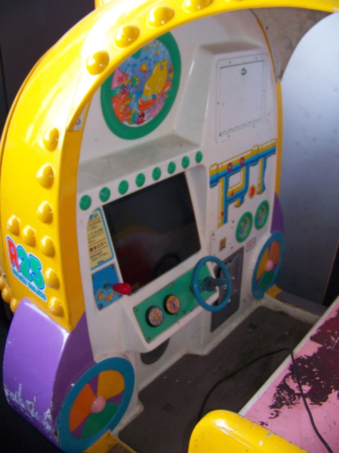 WAKU WAKU WHALE SUB KIDDIE RIDE SEGA ARCADE - Image 2 of 3