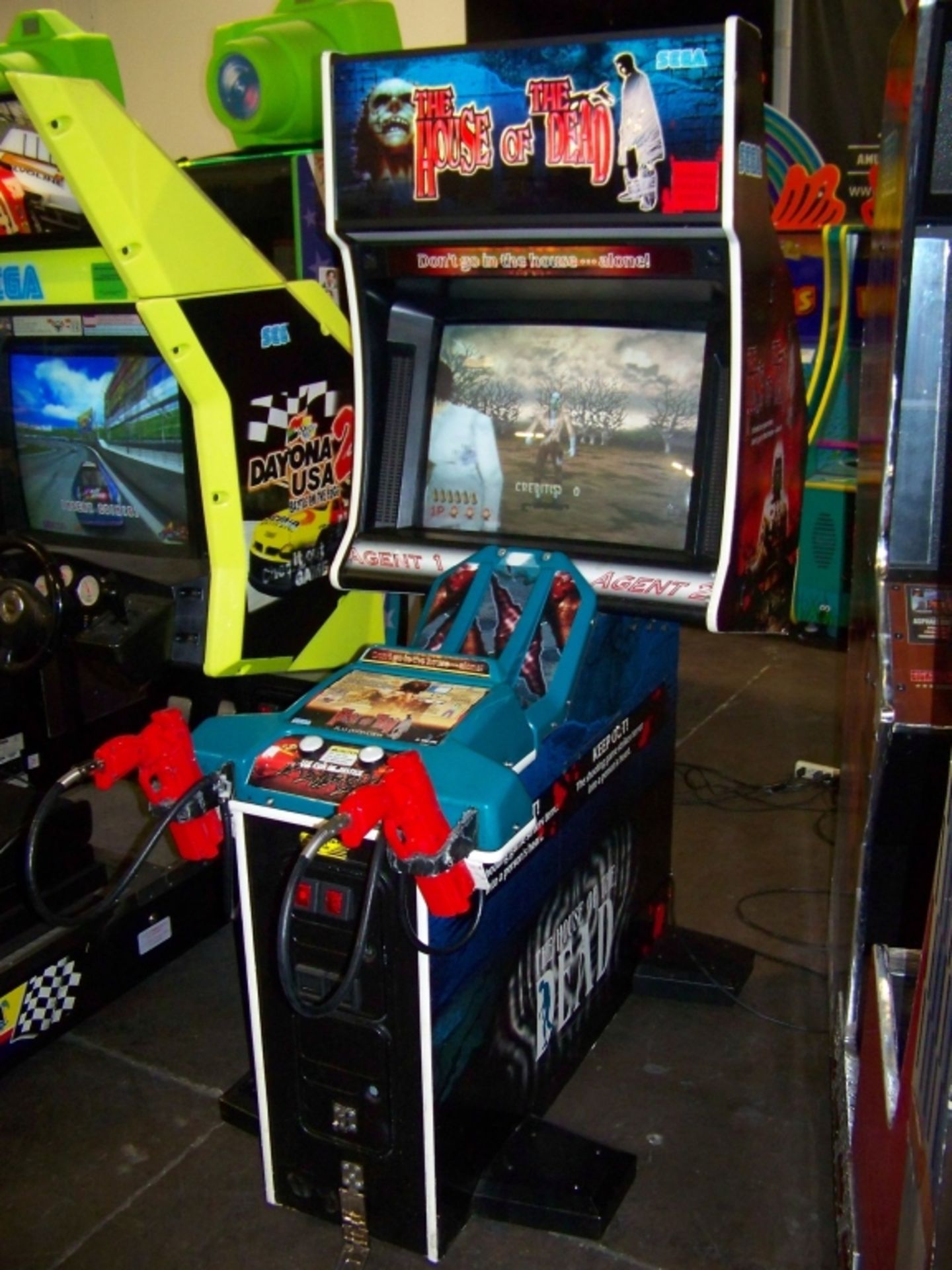 HOUSE OF THE DEAD ZOMBIE SHOOTER ARCADE GAME SEGA