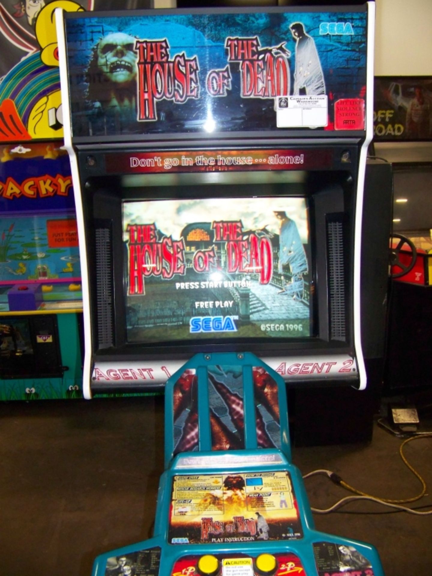 THE HOUSE OF THE DEAD ZOMBIE SHOOTER ARCADE GAME E - Image 5 of 6