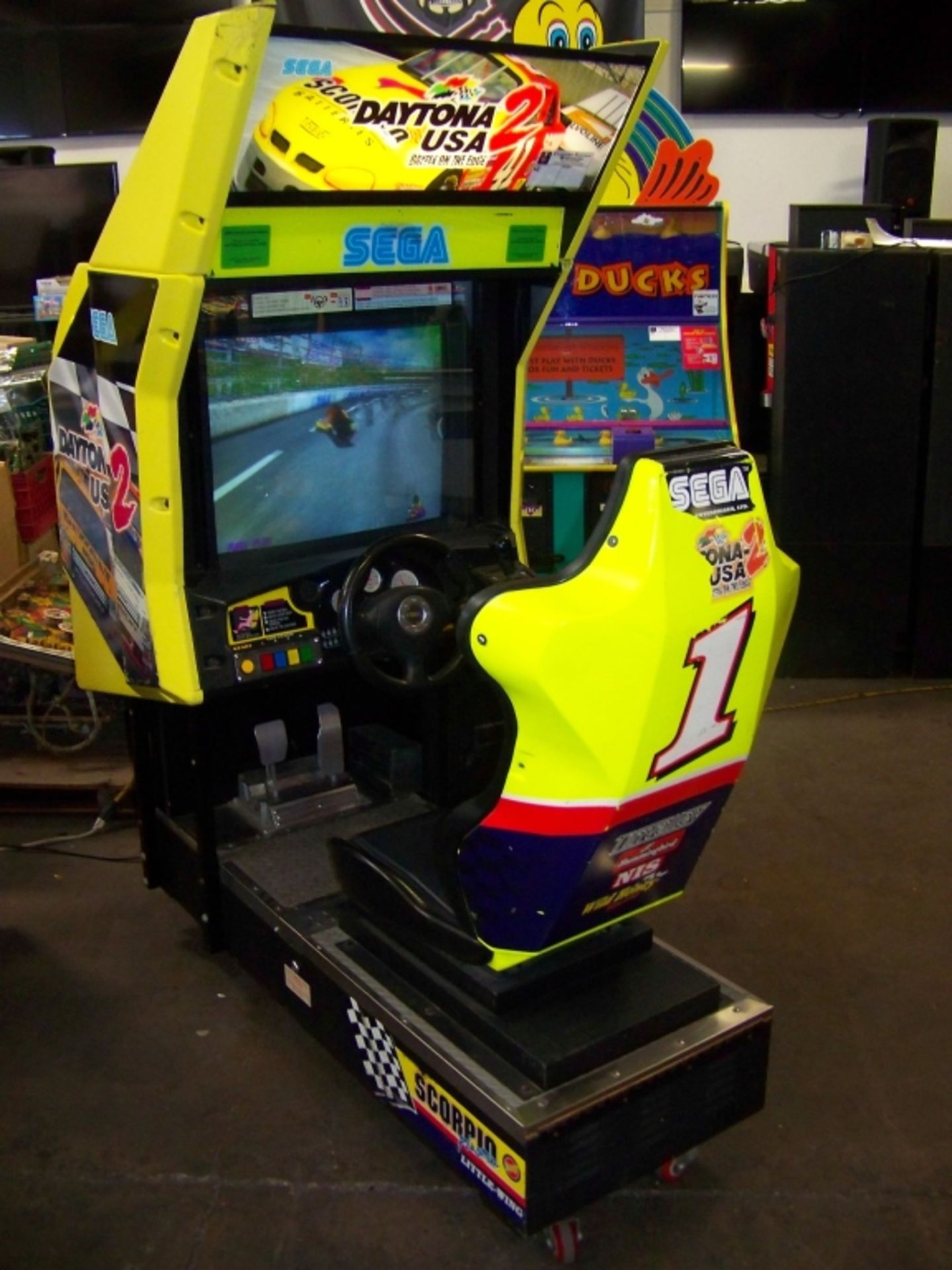 SEGA DAYTONA USA 2 RACING ARCADE GAME - Image 3 of 5