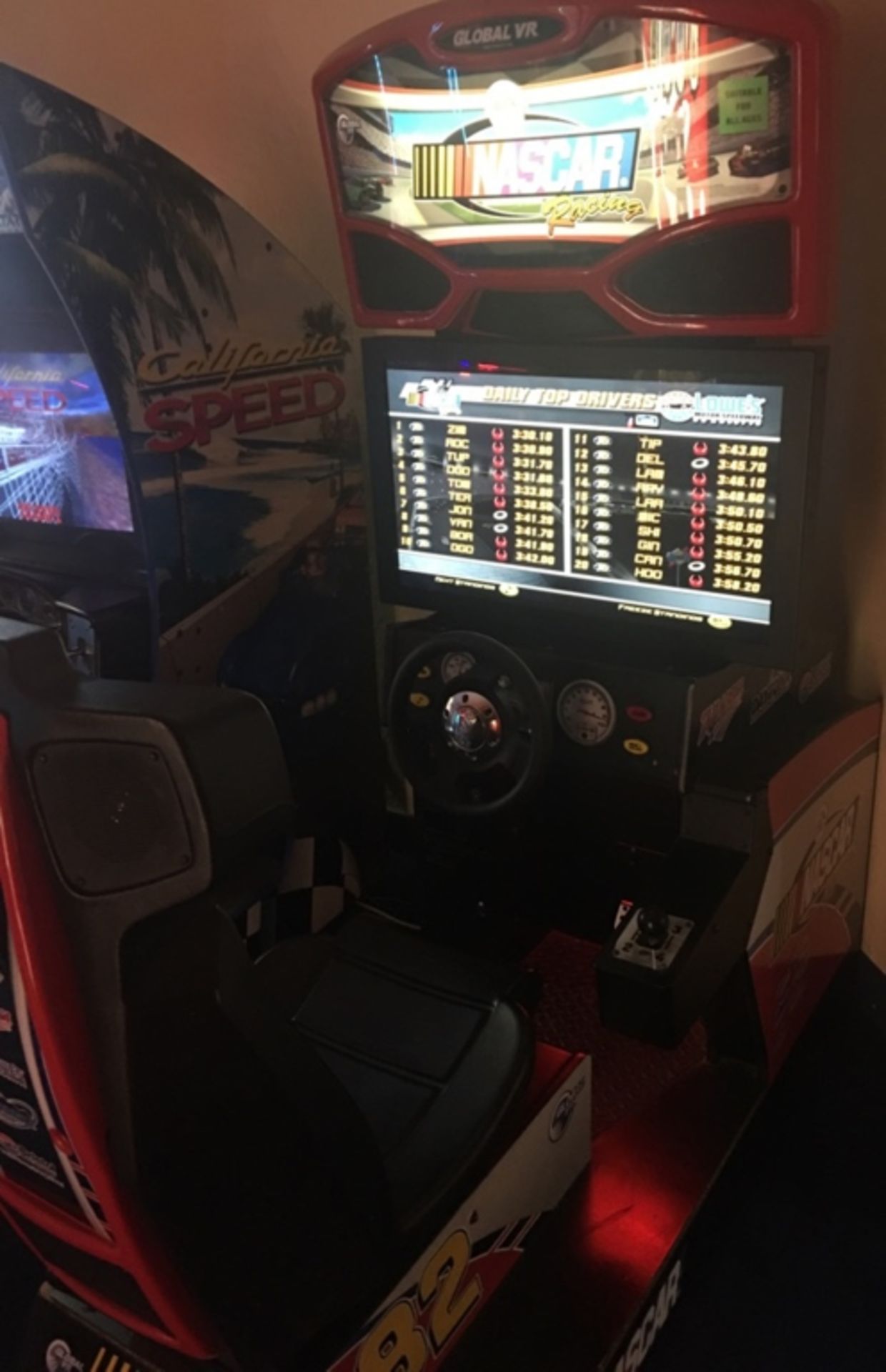 NASCAR RACING 32" LCD ARCADE GAME GLOBAL VR - Image 2 of 9