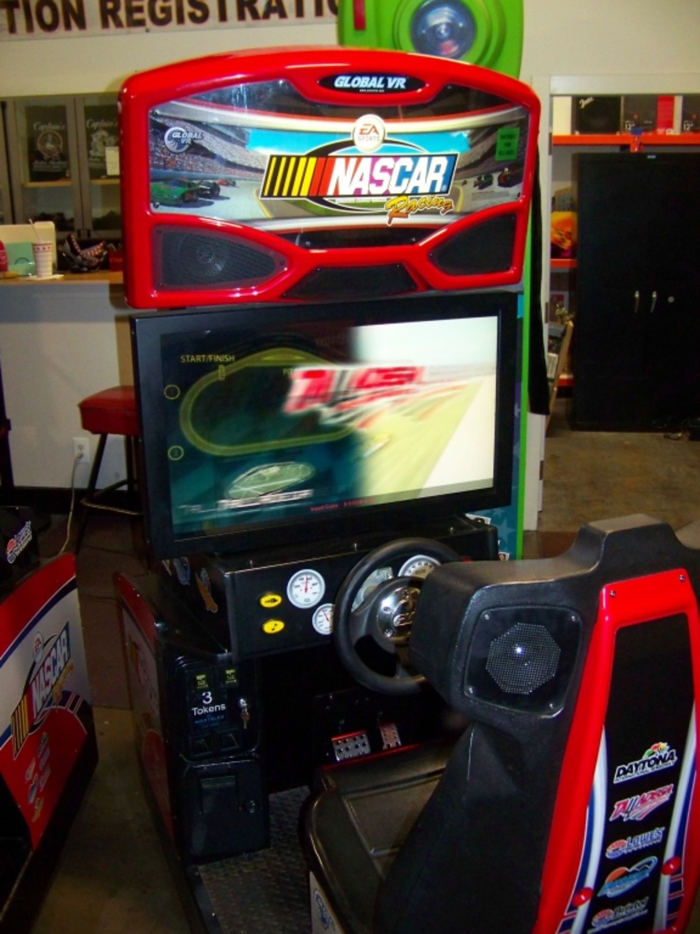 NASCAR RACING 32" LCD ARCADE GAME GLOBAL VR - Image 8 of 9