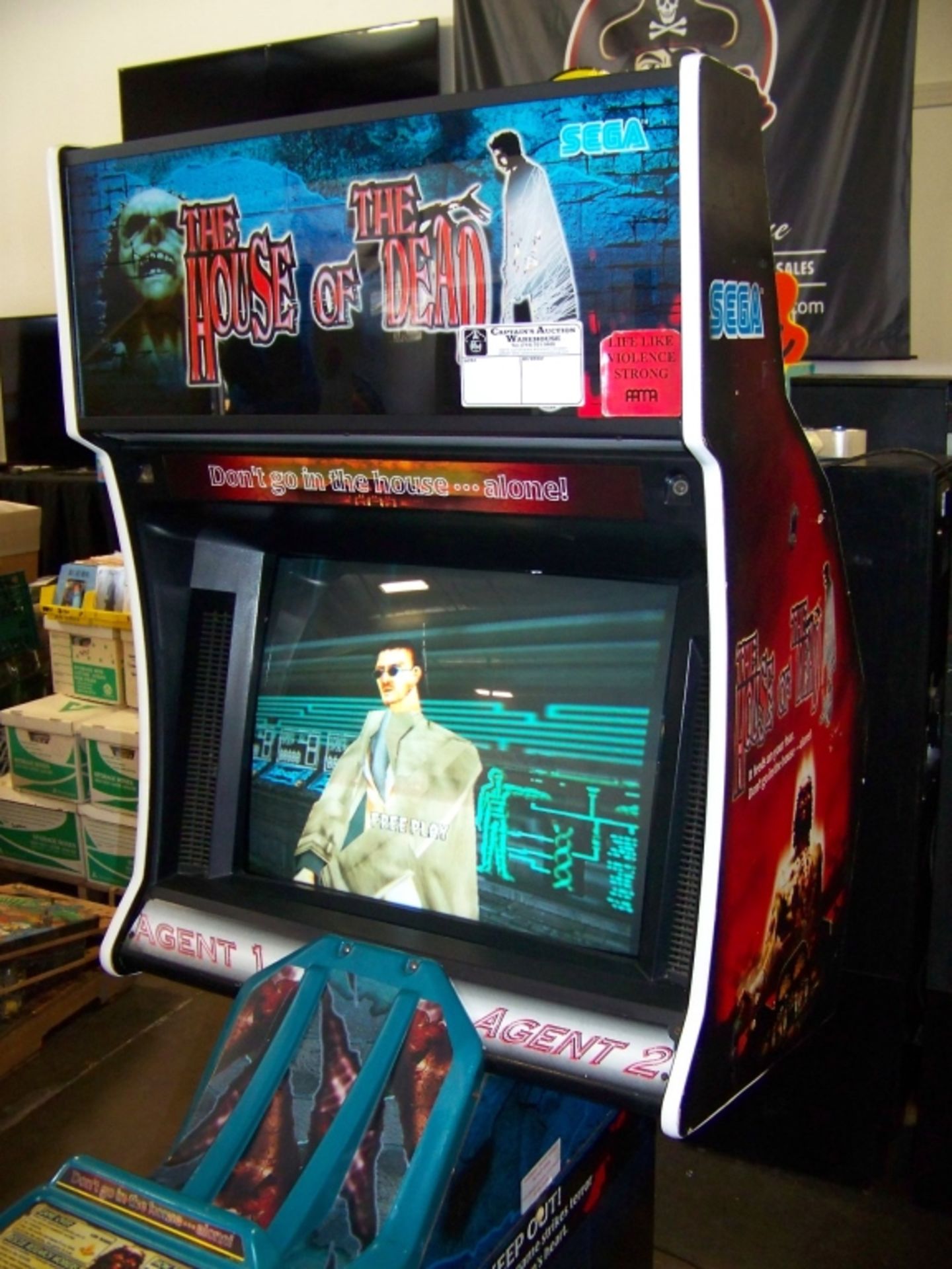 THE HOUSE OF THE DEAD ZOMBIE SHOOTER ARCADE GAME E - Image 3 of 6