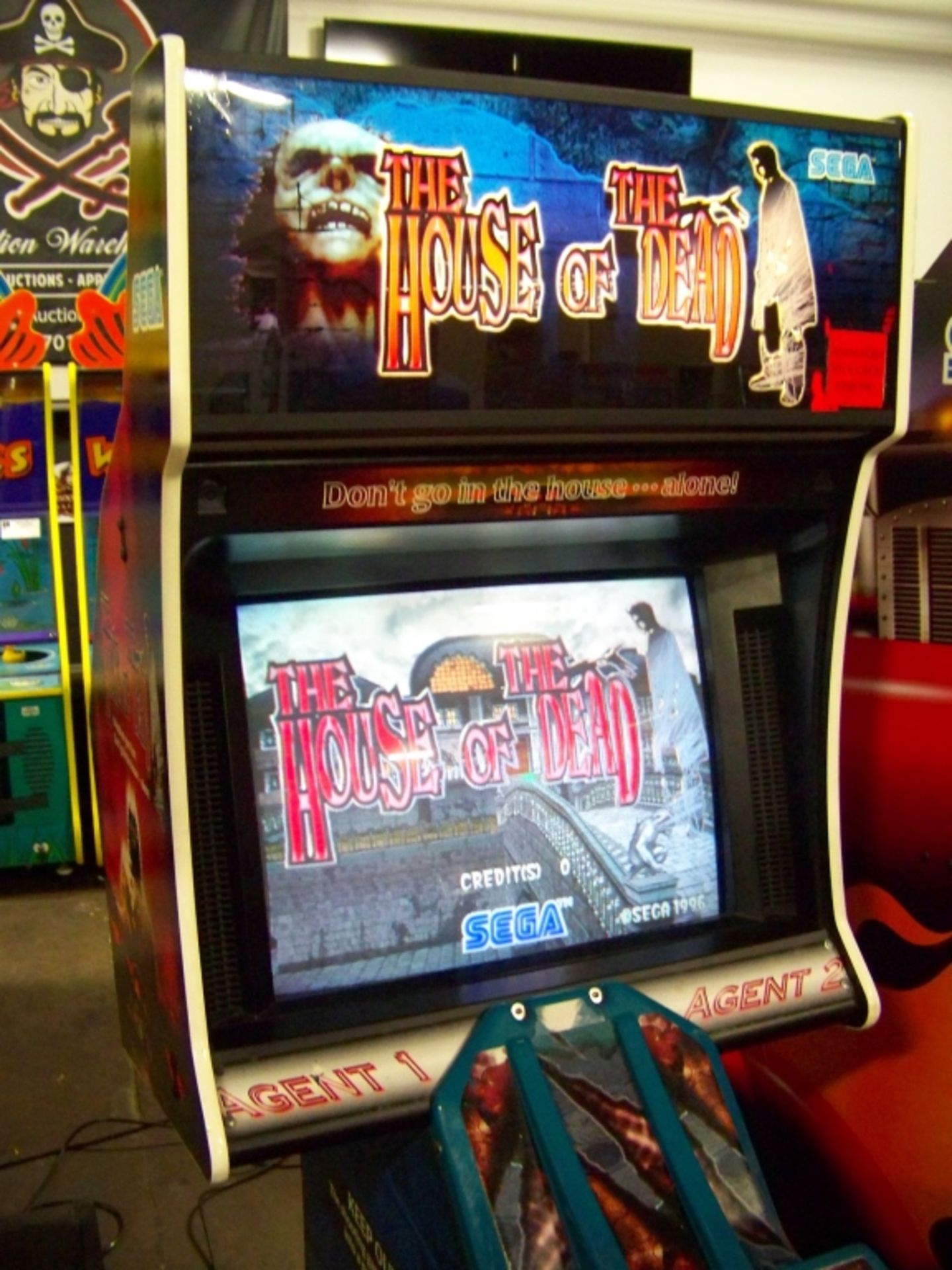 HOUSE OF THE DEAD ZOMBIE SHOOTER ARCADE GAME SEGA - Image 2 of 7