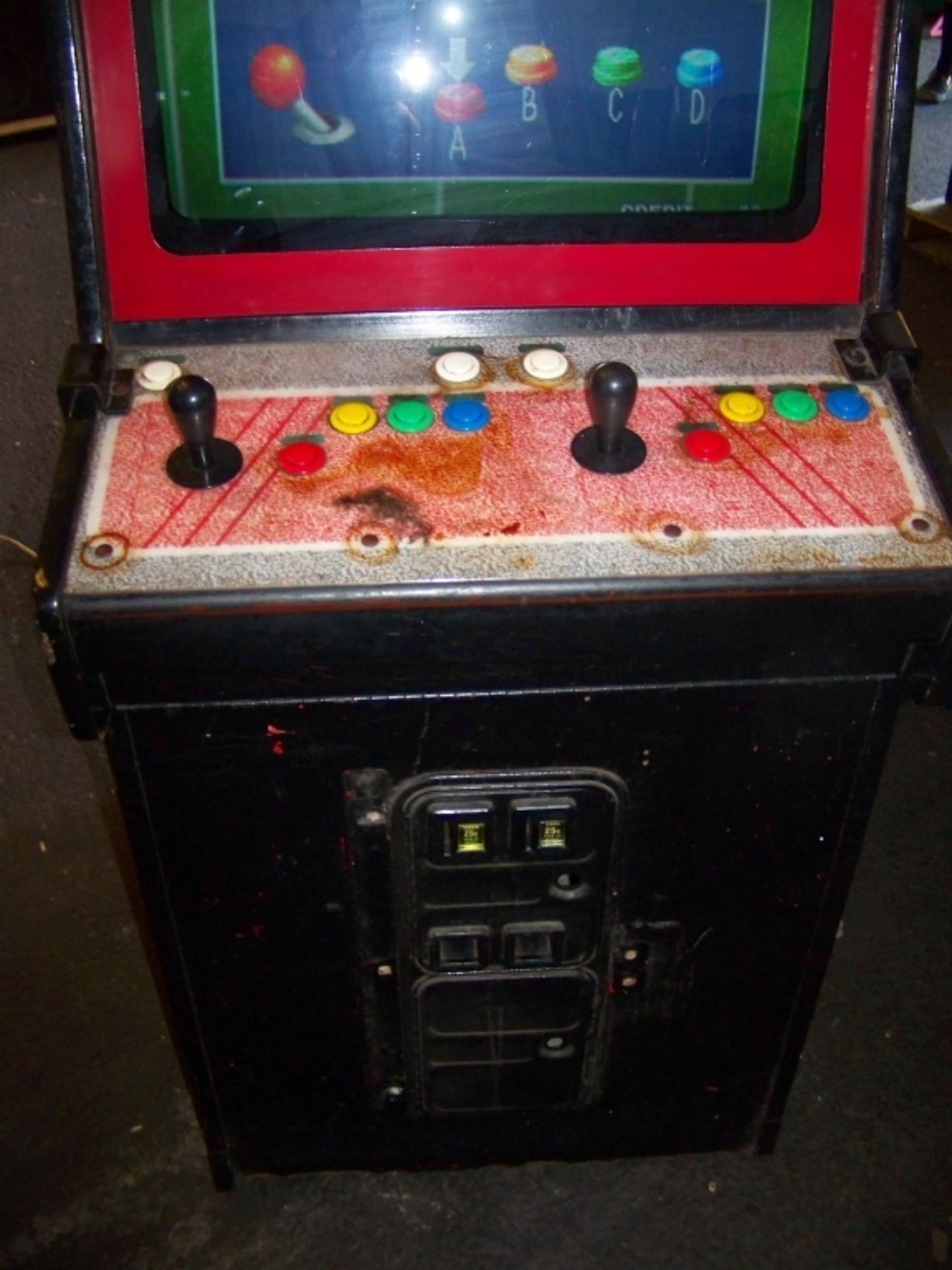 NEO GEO 4 SLOT SNK ARCADE GAME Item is in used condition. Evidence of wear and commercial operation. - Image 4 of 4